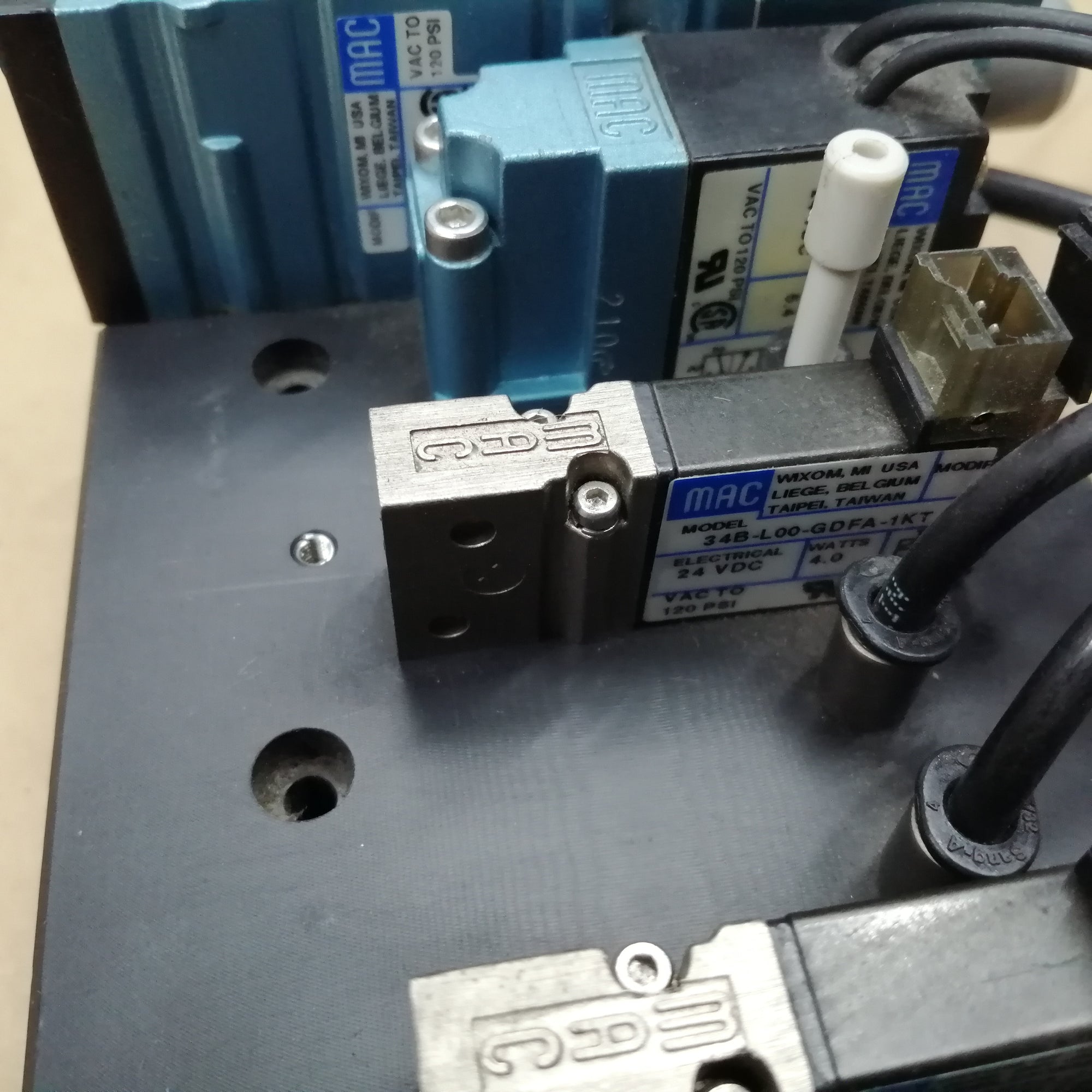 MAC 34B-L00-GDFA-1KT Solenoid valve