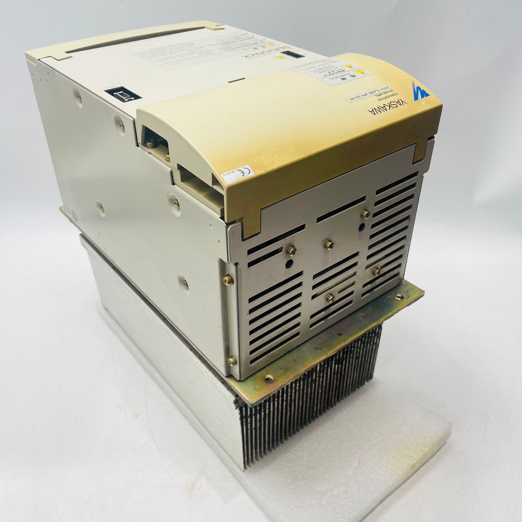 安川 VS-656MR5 變頻器