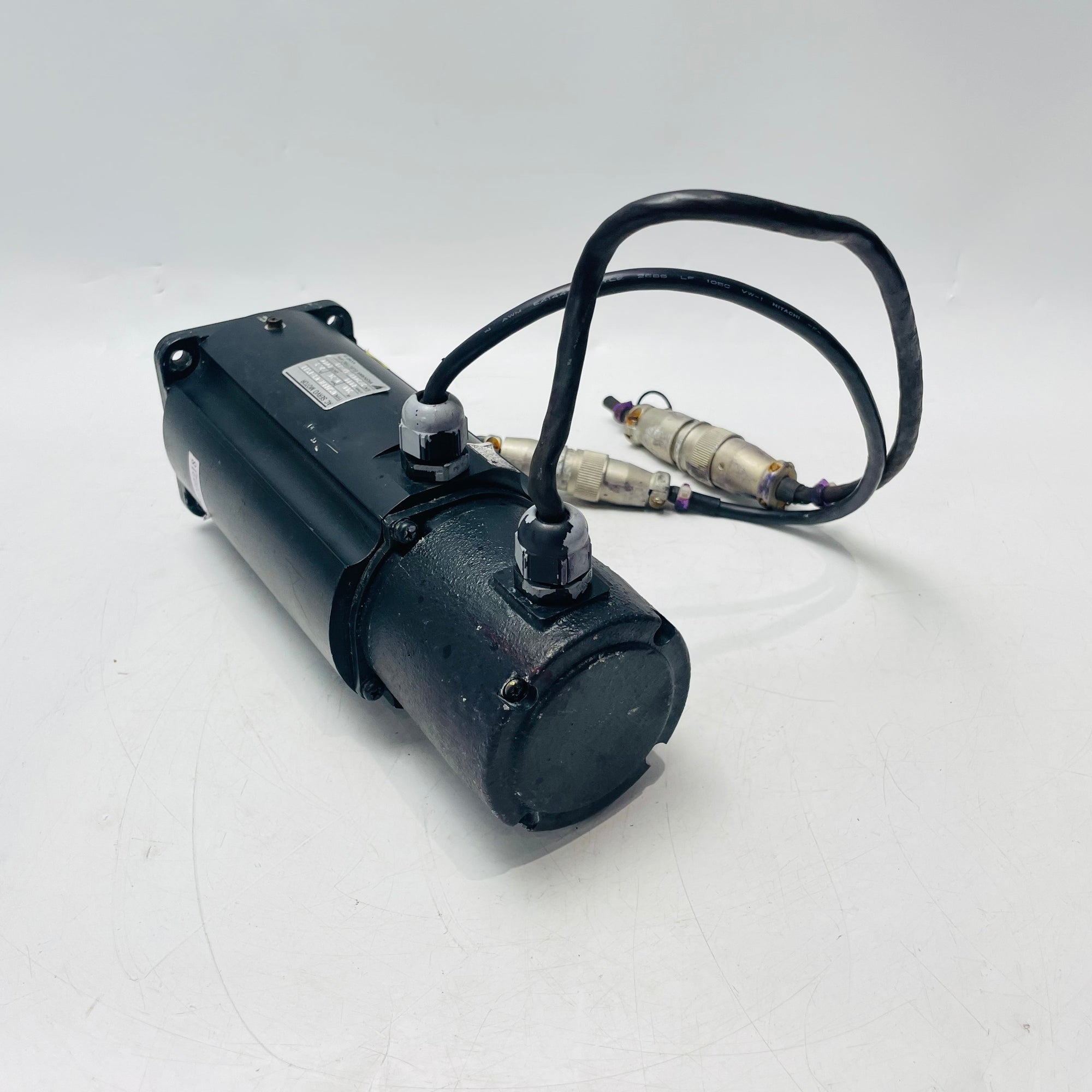 安川USAHEM-03-TS11交流伺服電機