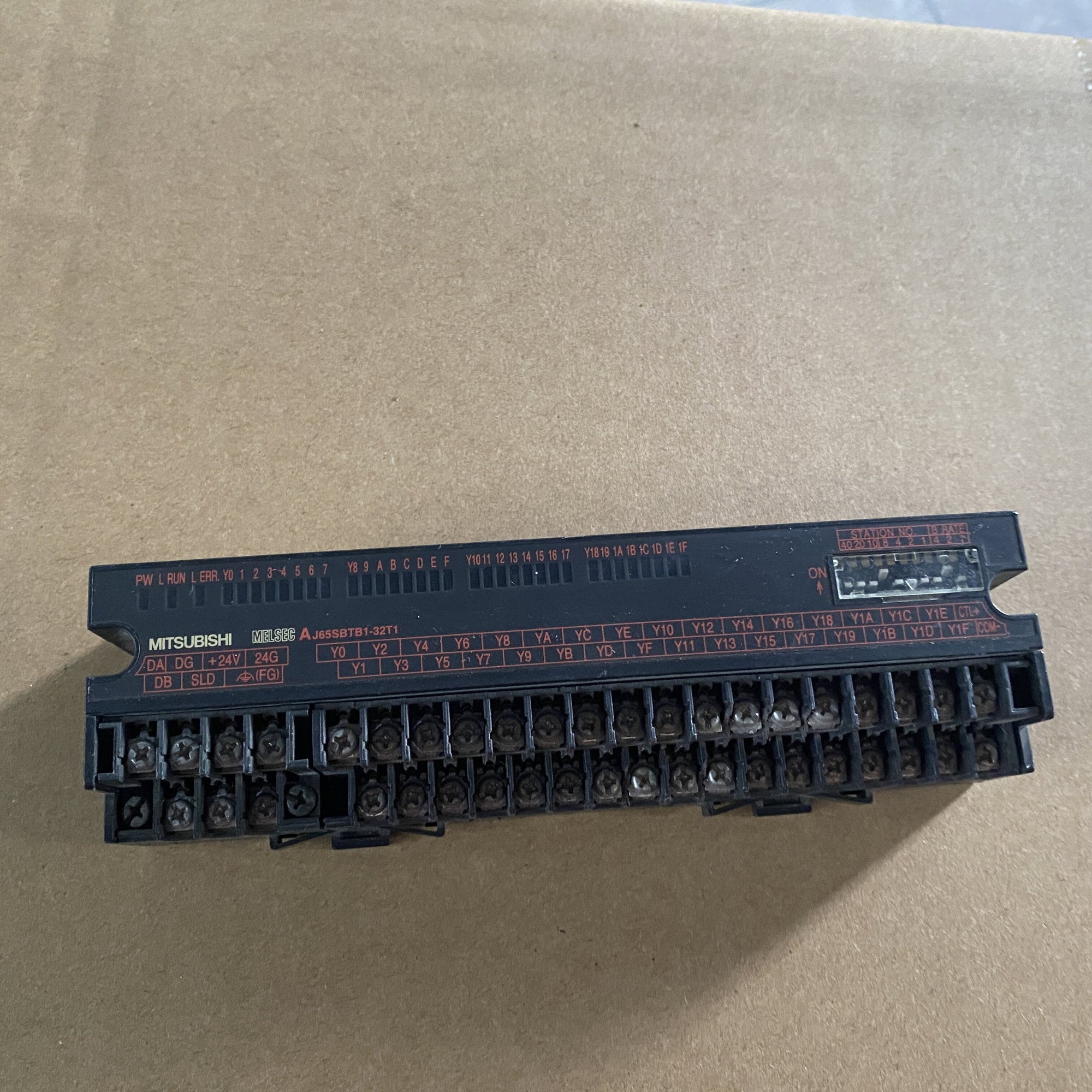 AJ65SBTB1-32T1 三菱CC-Link輸出單元