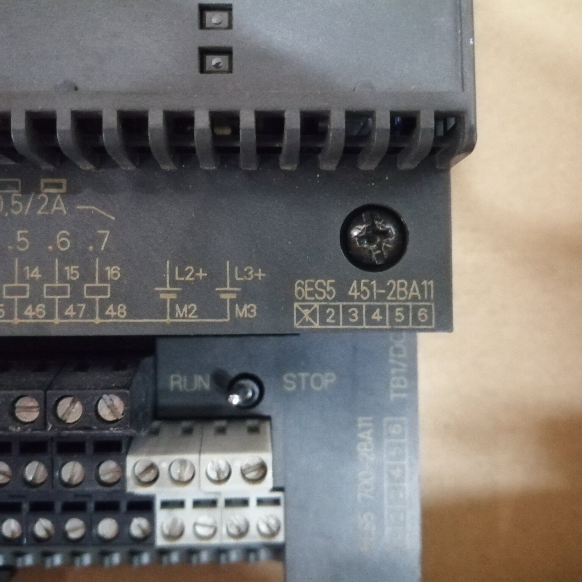Siemens 6ES5451-2BA11 6ES5700-2BA11 Digital Output Module