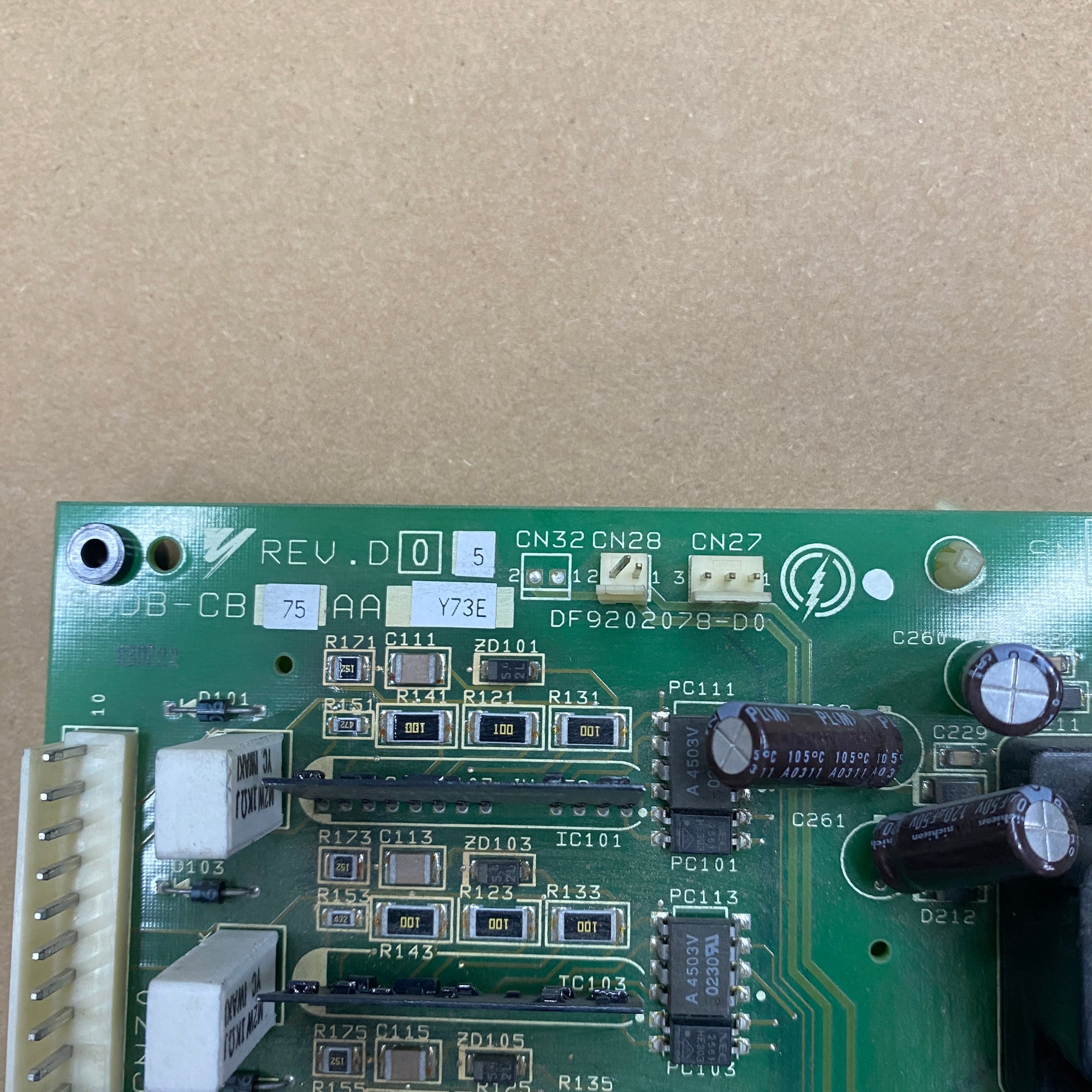 安川SGDB-CB75AAY73E機器人卡