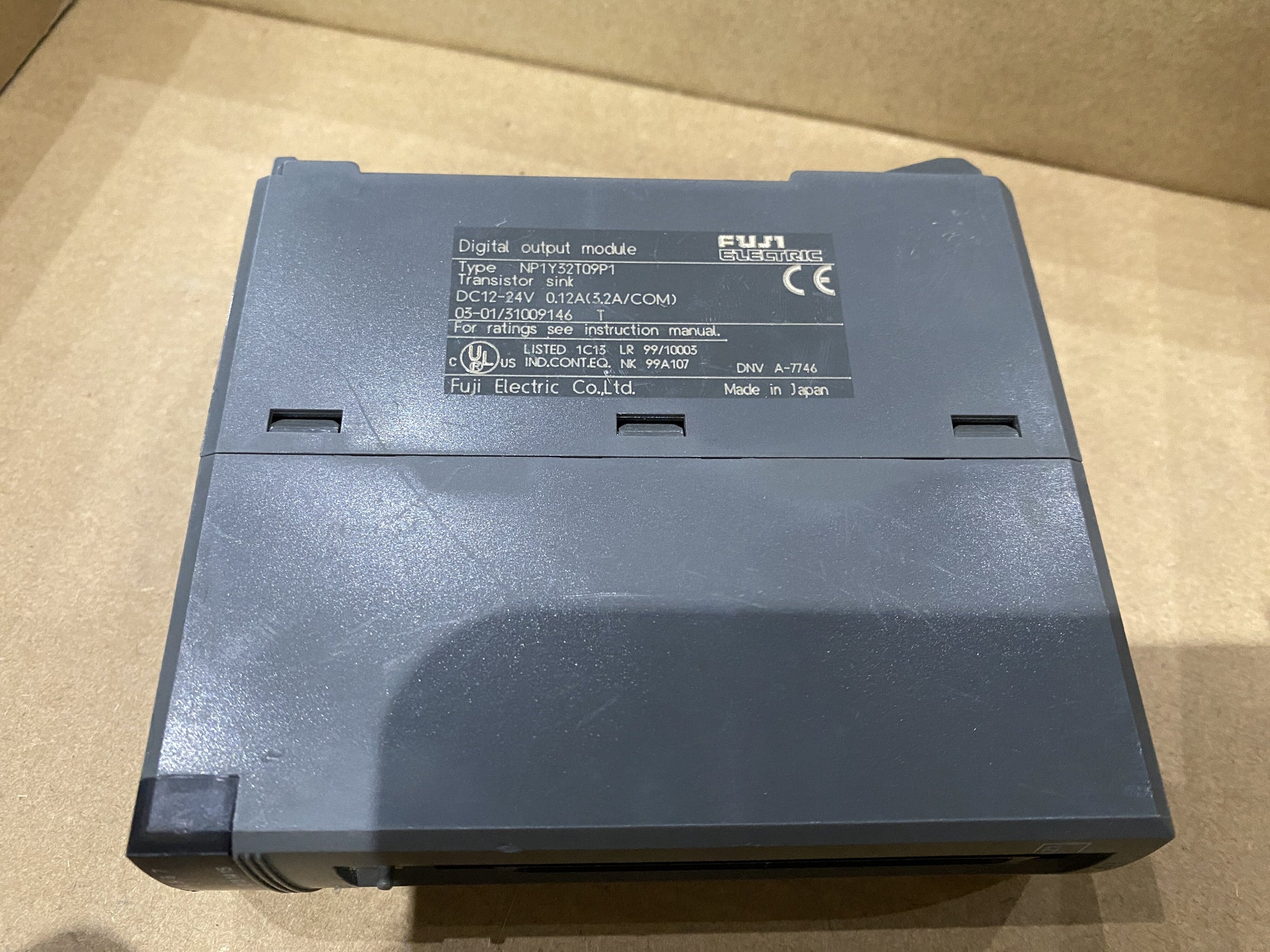 富士馬達NP1Y32T09P1 PLC模組