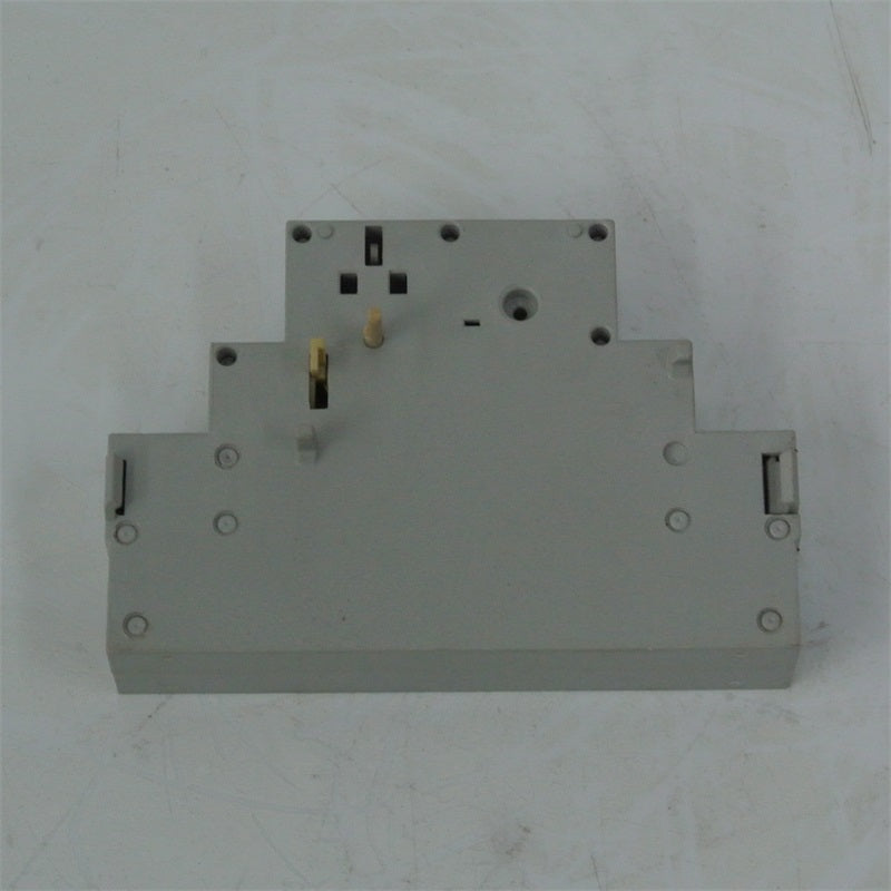 Allen Bradley 140M-C-UXZG欠壓釋放模組