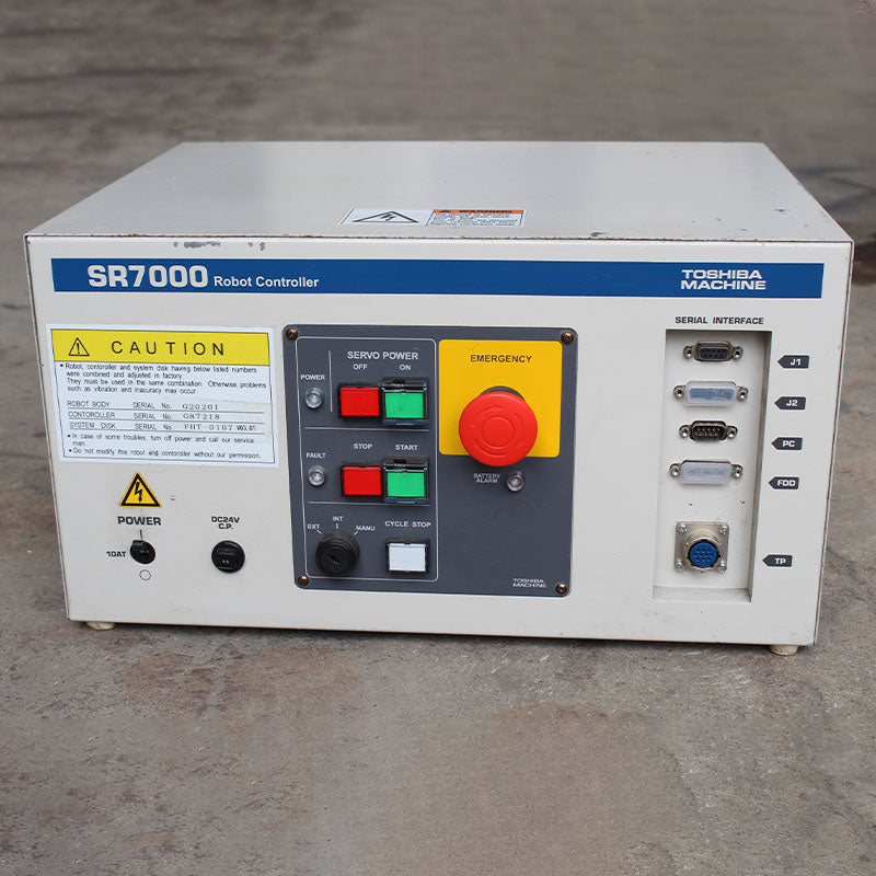 東芝SR7000機器人控制室