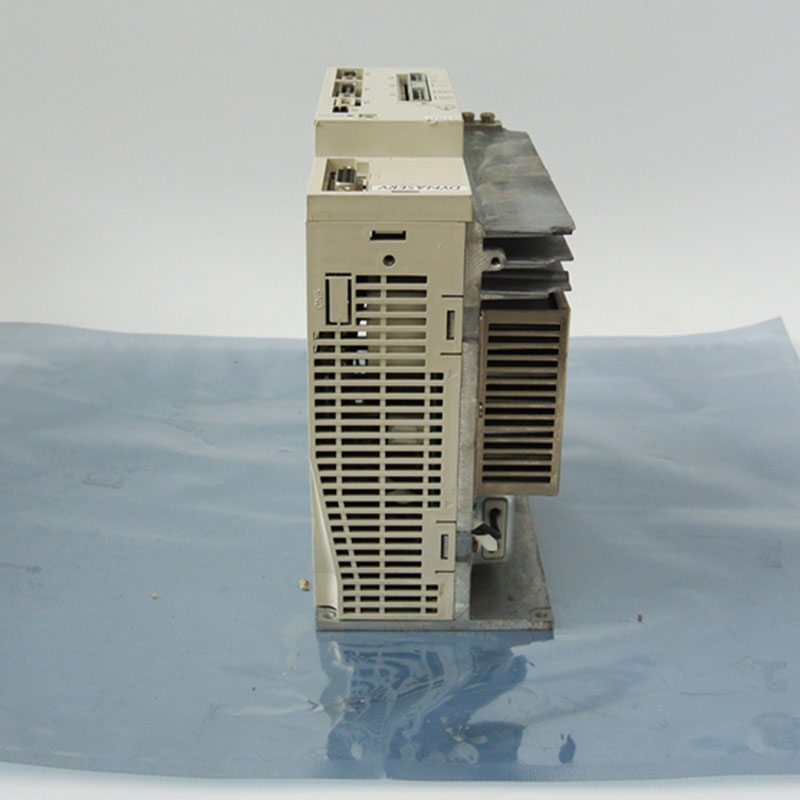 橫河UR5BG3-030N-1KC-ZTA-Z/CN/Z/伺服驅動器