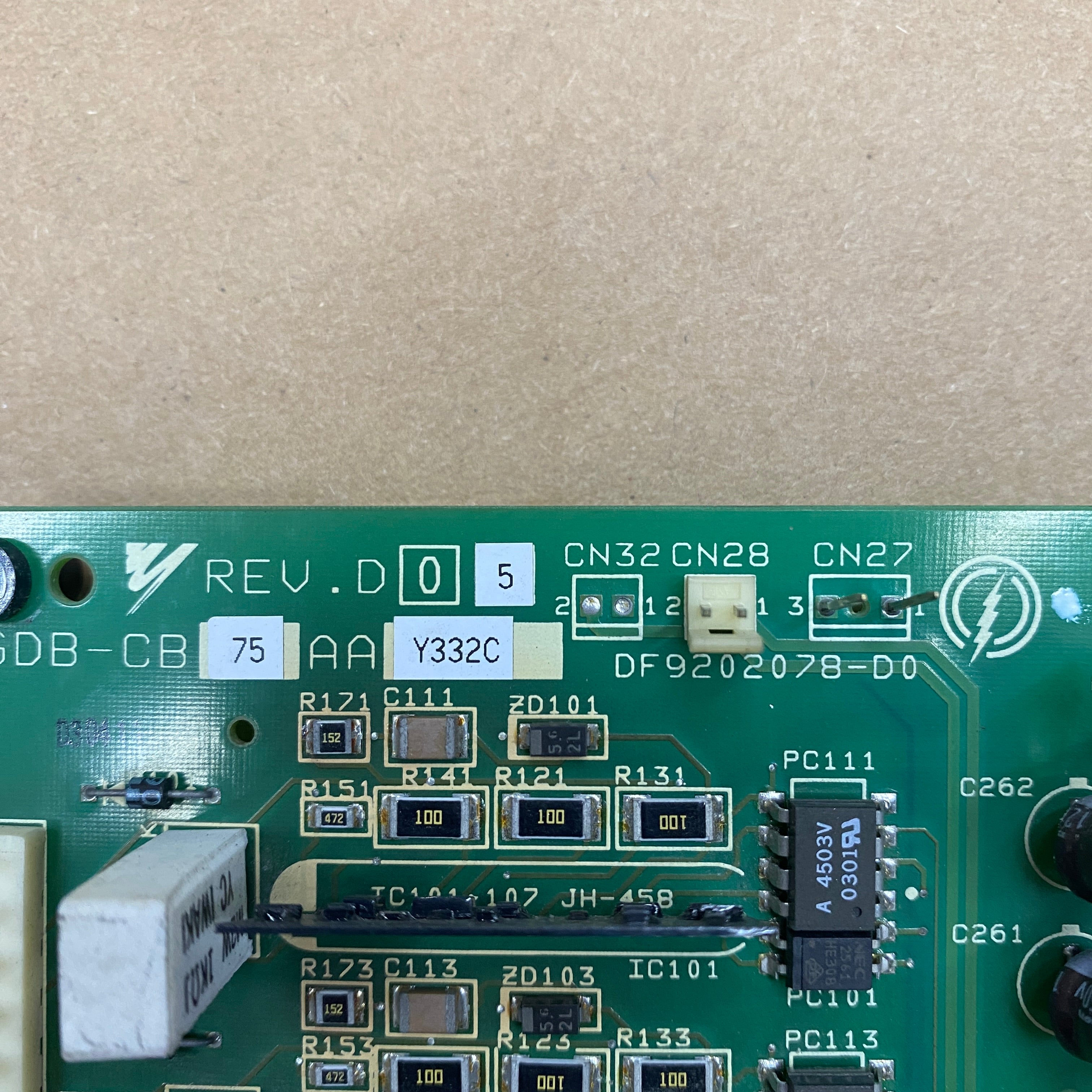 安川SGDB-CB75AAY332C機器人卡