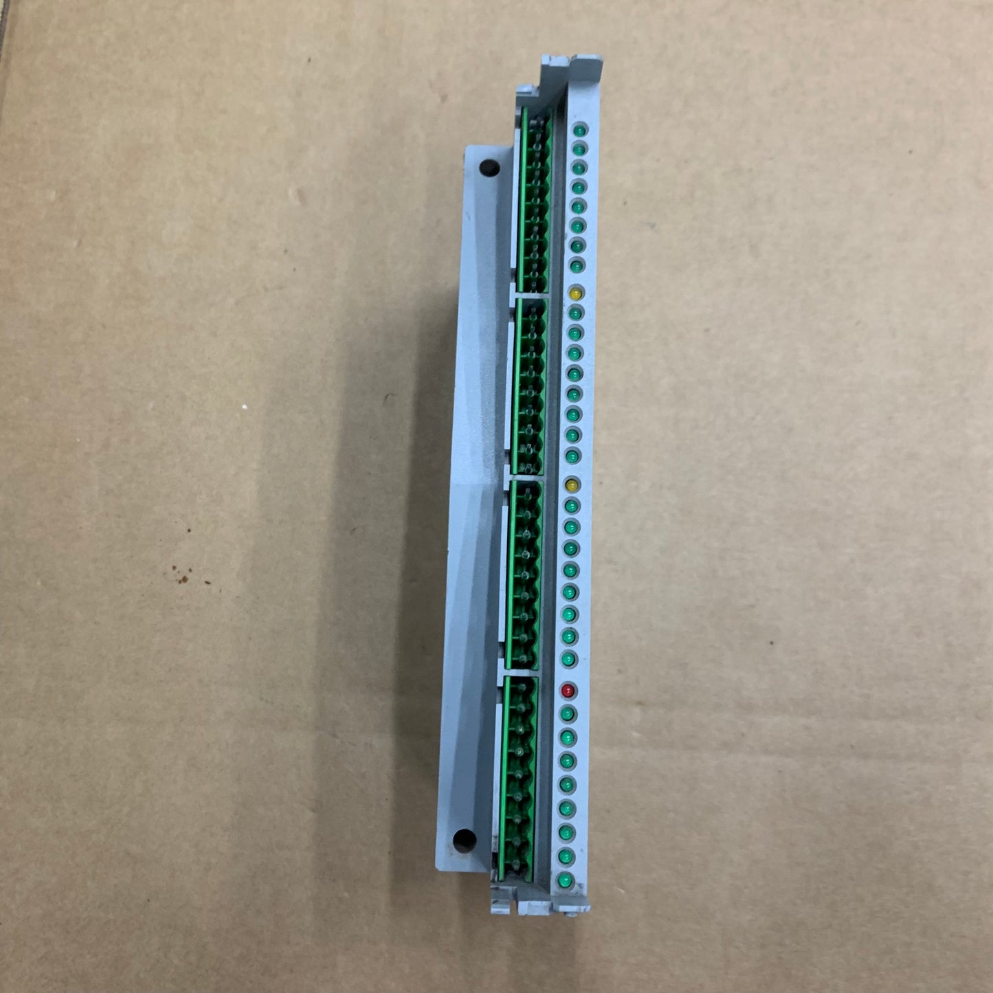 SCHLEICHER UBA32/2A DIGITAL OUTPUT MODULE