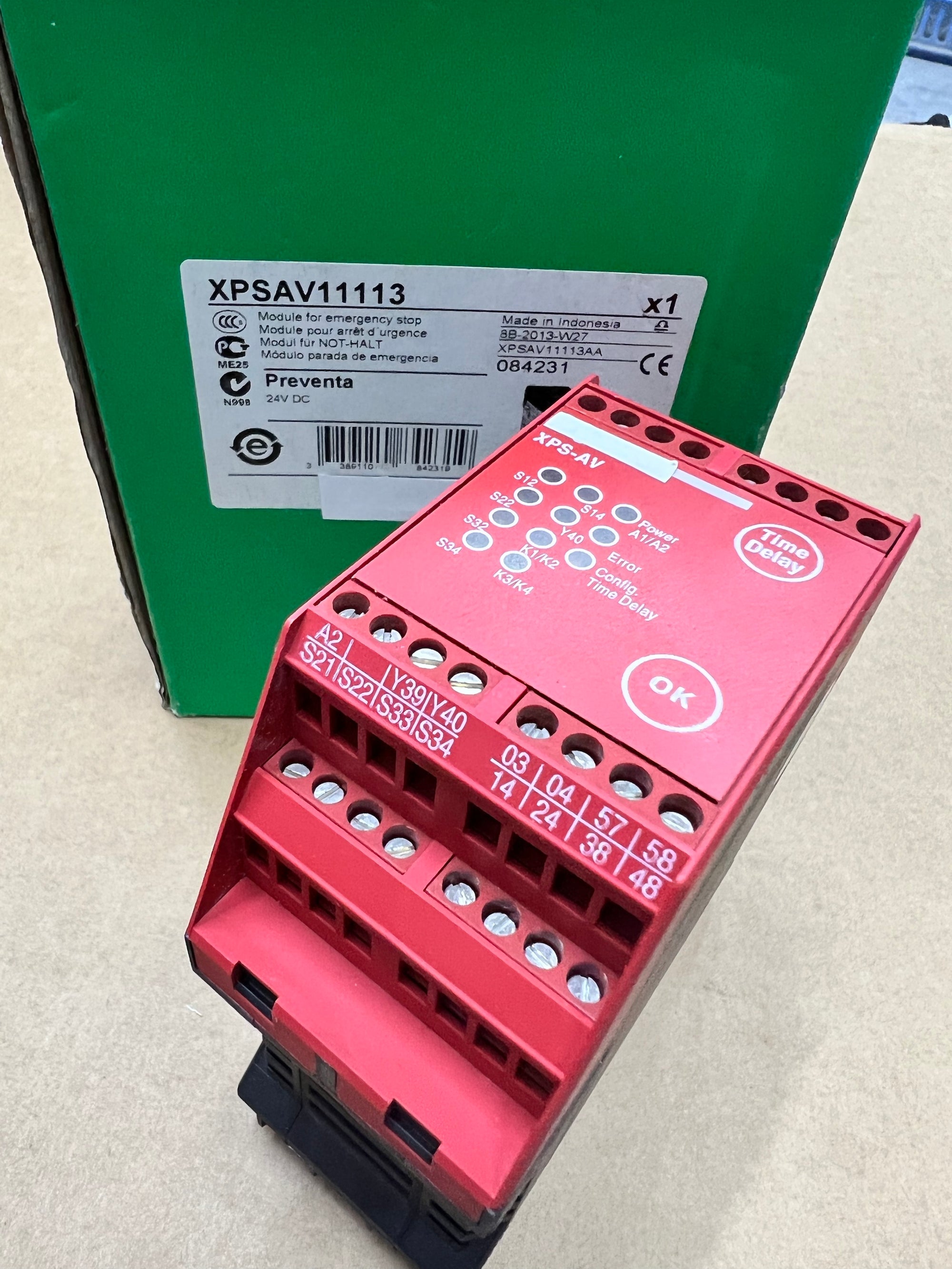 施耐德電氣XPSAV11113安全繼電器