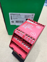 Load image into Gallery viewer, Schneider Electric XPSAV11113 Safety Relay