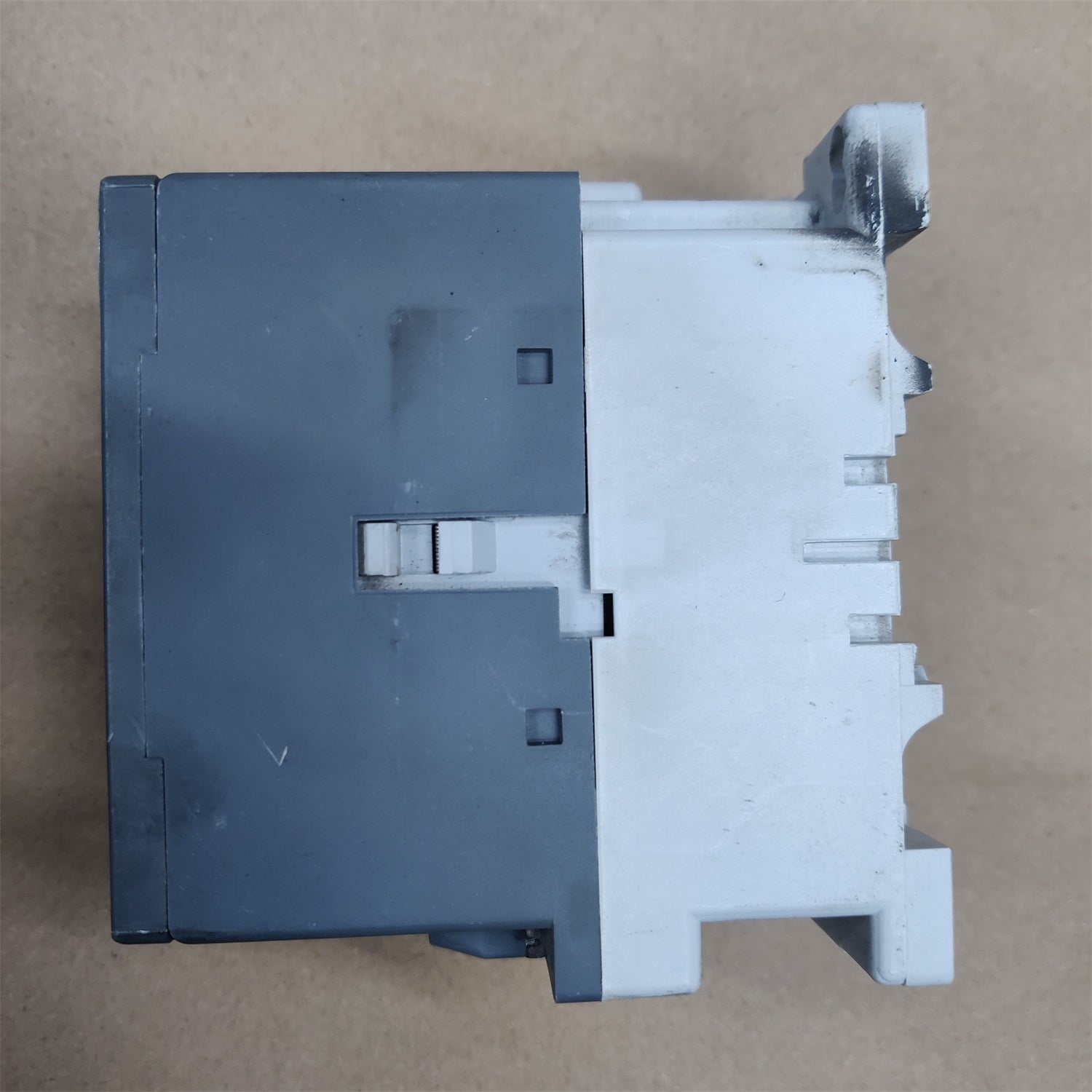 ABB A63-30 400-415V 50Hz接觸器