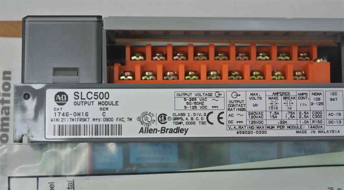 ALLEN BRADLEY 1746-0W16 輸出模組
