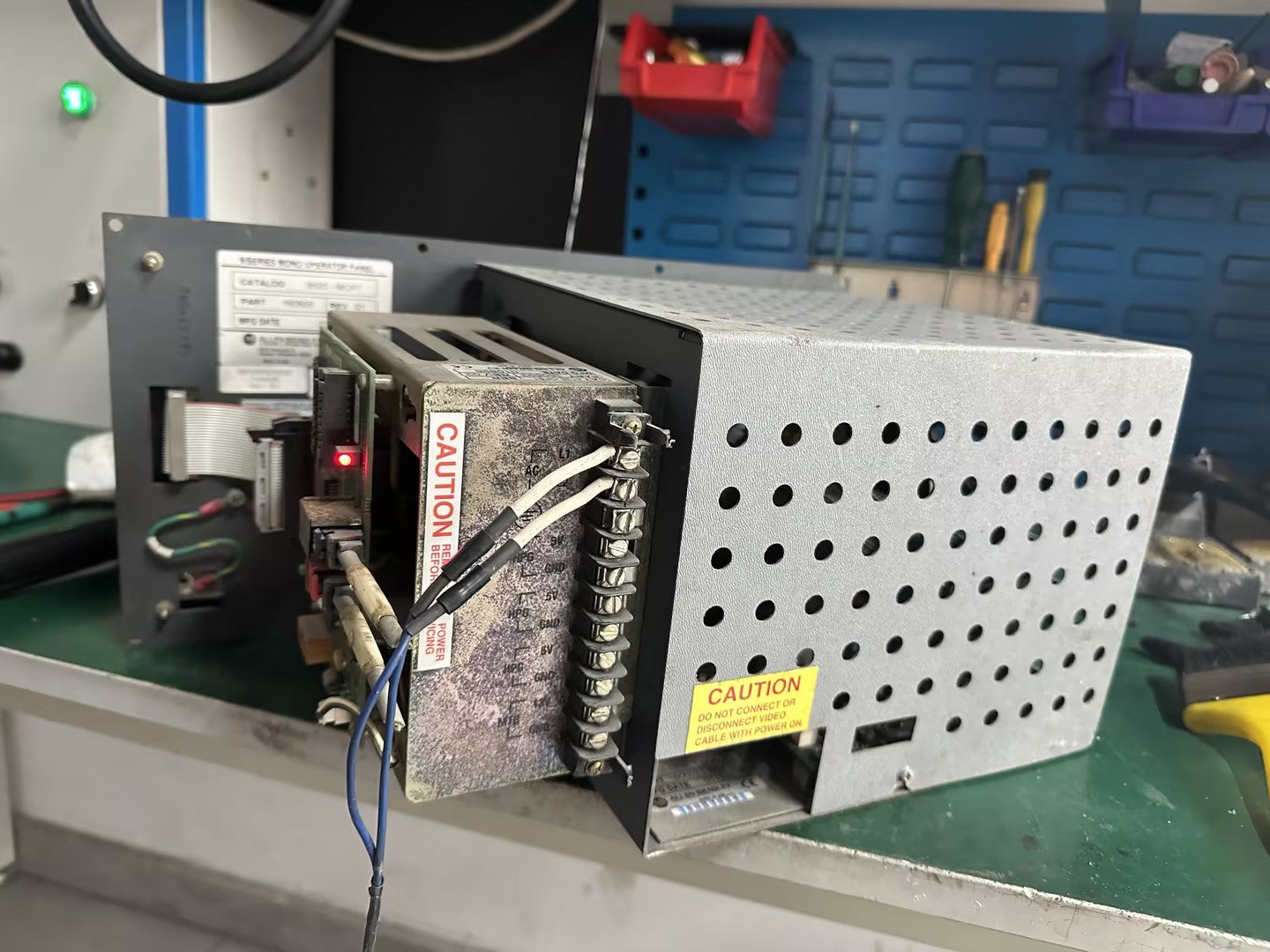 Allen Bradley 8520-MOP7 9/系列單色操作面板