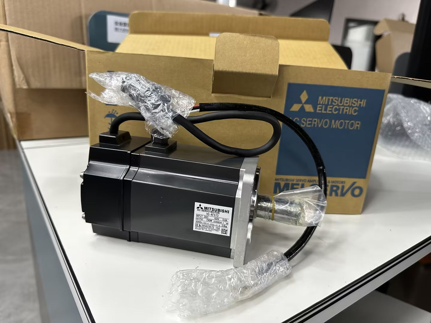 MITSUBISHI HC-KFS73 AC SERVO MOTOR