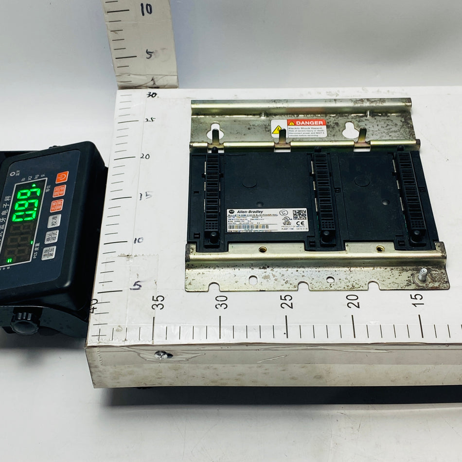 ALLEN BRADLEY 2094-PRS2 PLC RACK
