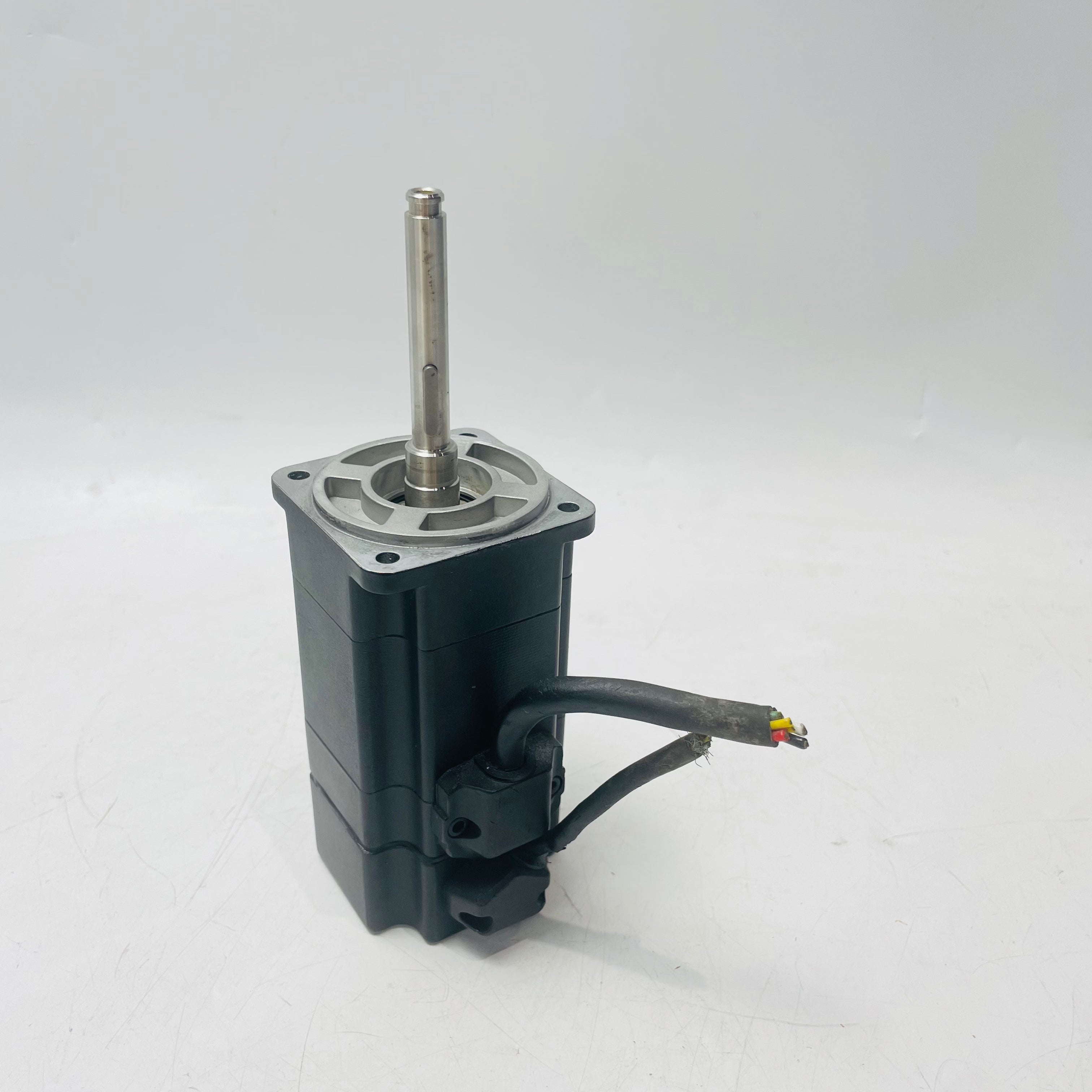 Applied Materials 0190-14828 SANYO DENKI Motor