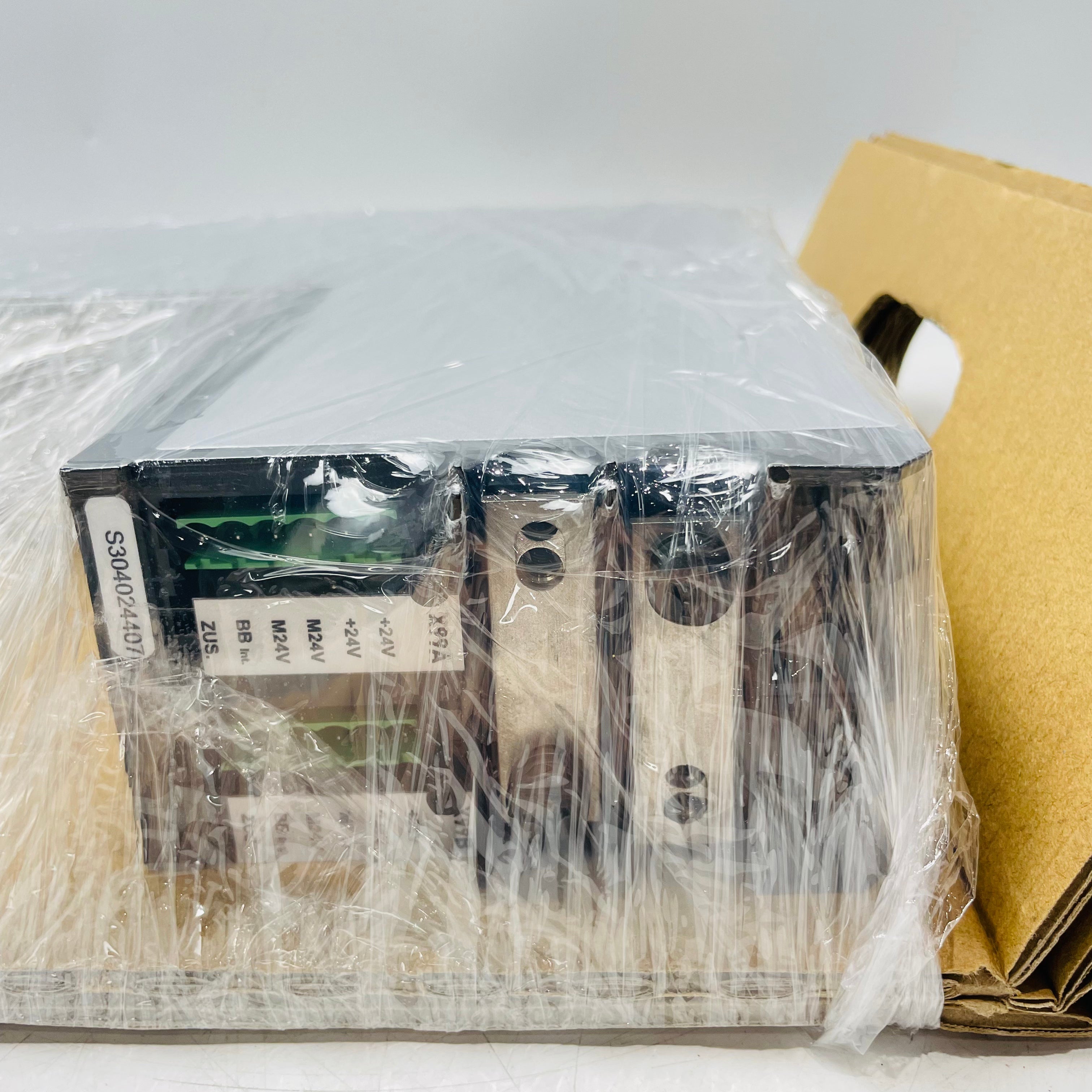 BAUMULLER BUS621-10/15-54-M-003 Power Module Frequency Converter