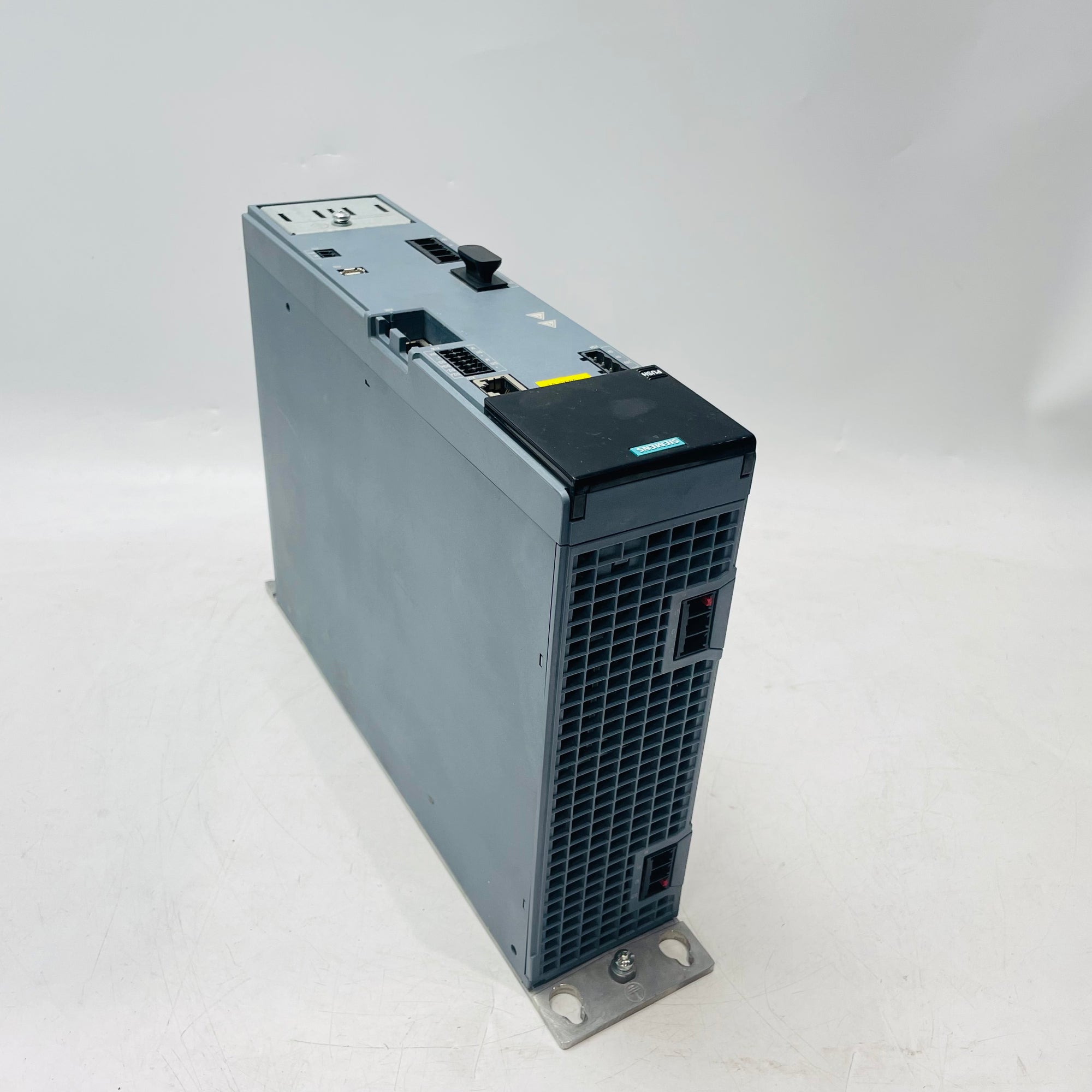 SIEMENS 6SL3210-5HE11-5UF0 FS 02 Sinamics S210 Servo Drive