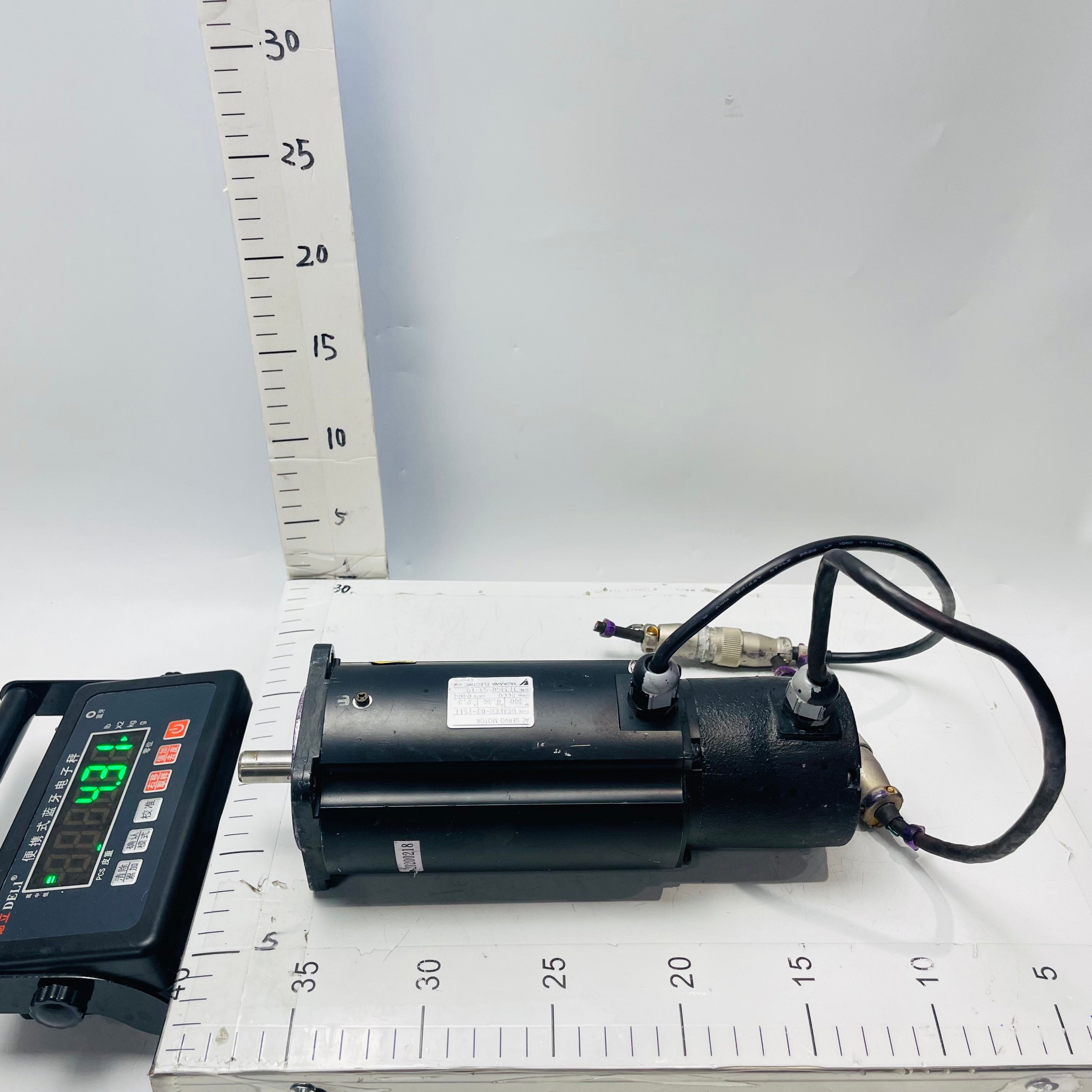 安川USAHEM-03-TS11交流伺服電機