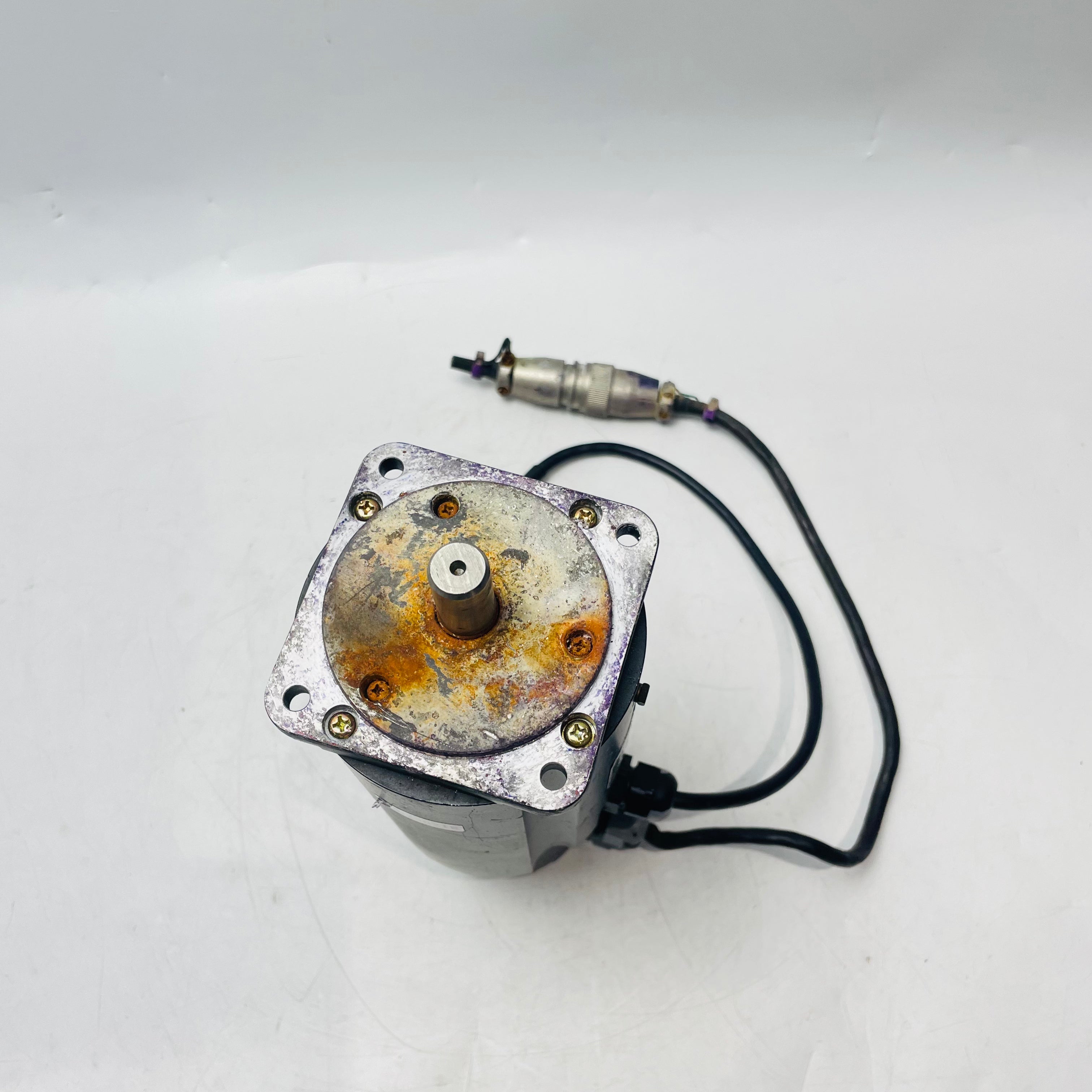 安川USAHEM-03-TS11交流伺服電機