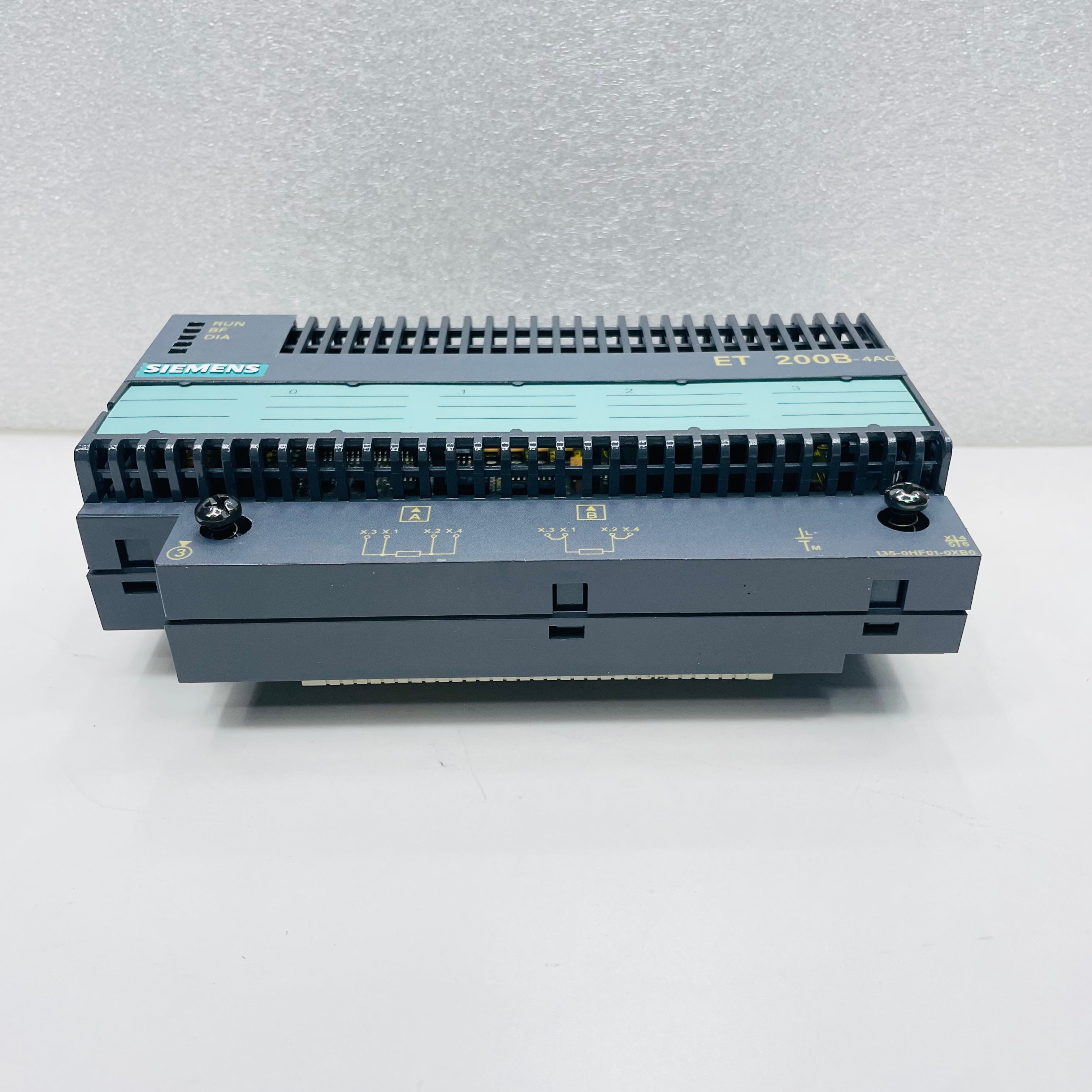 SIEMENS 6ES7135-0HF01-0XB0