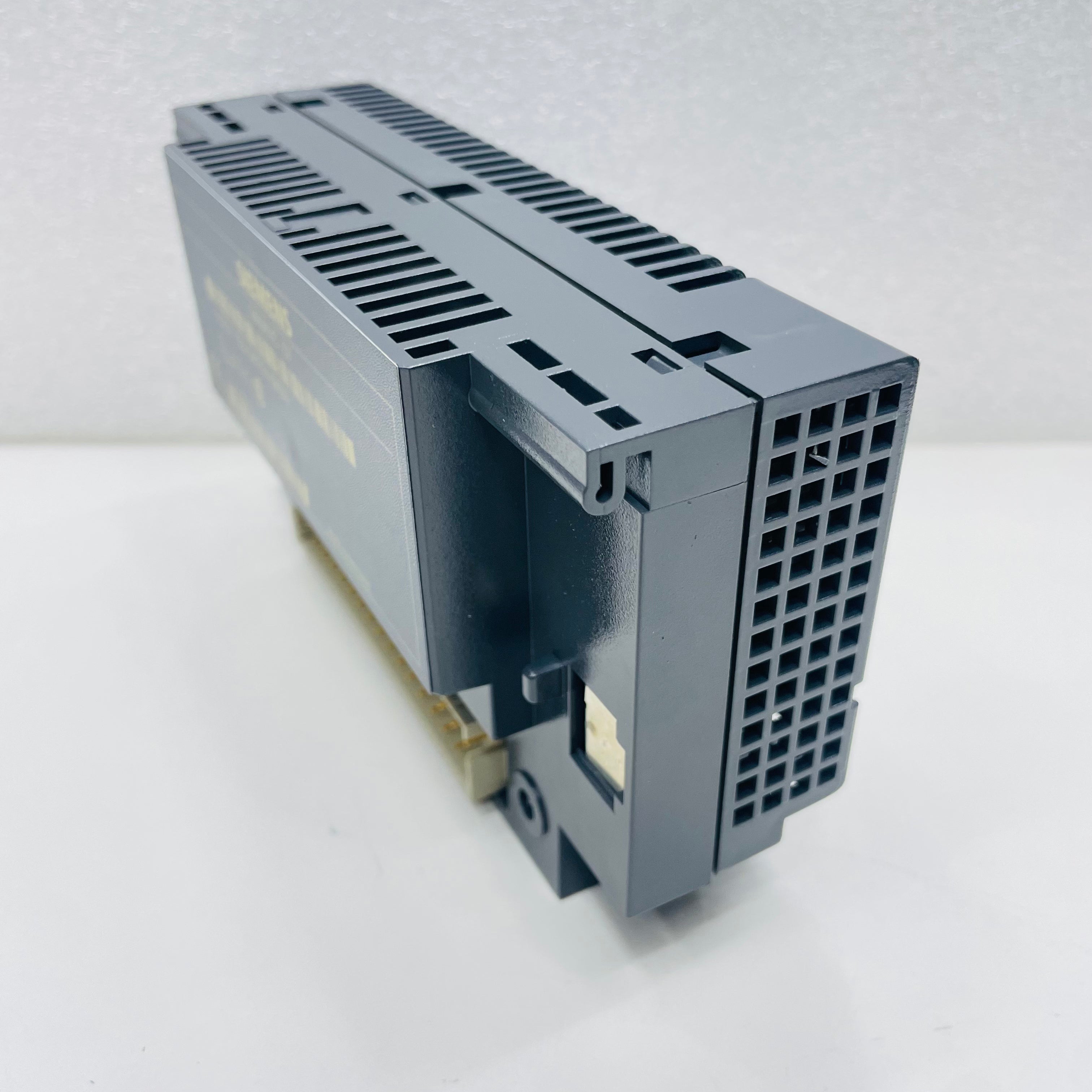 SIEMENS 6ES7135-0HF01-0XB0
