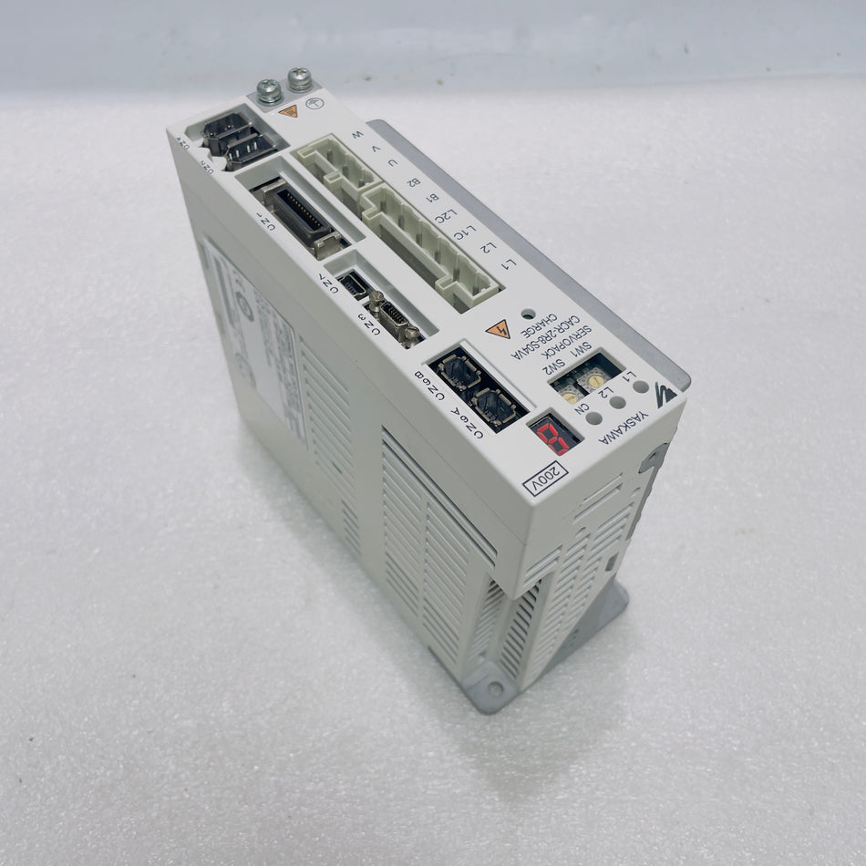 YASKAWA  Driver  CACR-2R8-S04VA