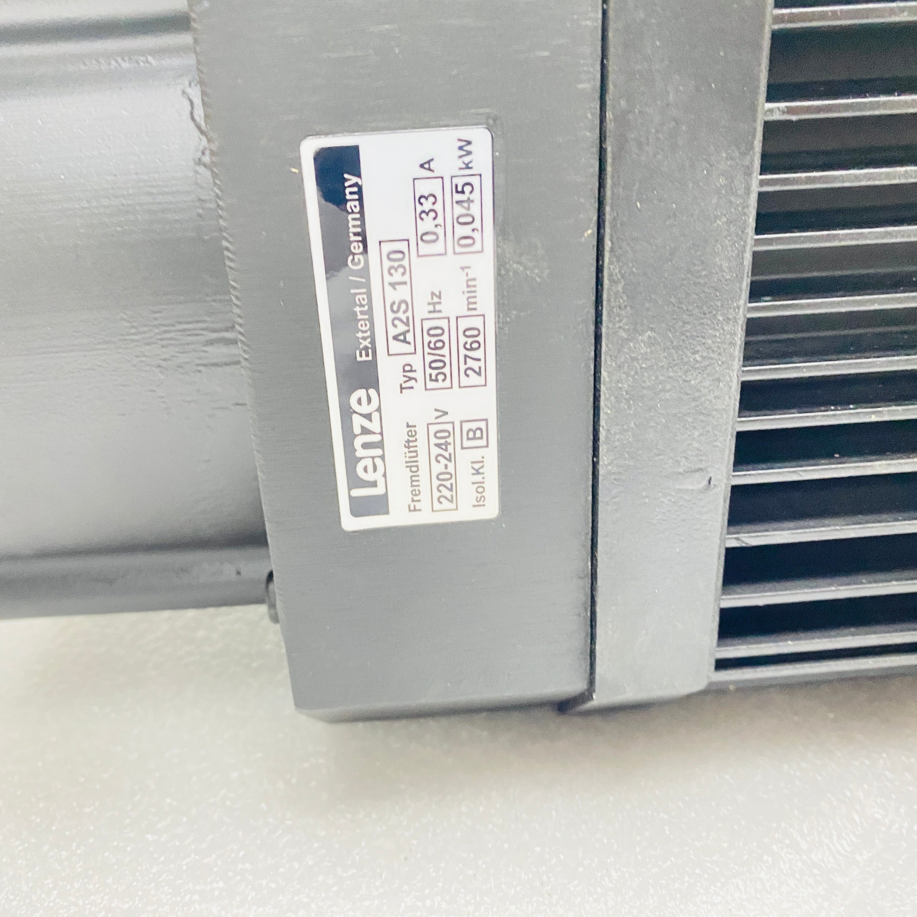 LENZE Motor MCA19S35-RS0P2-B28R-ST5F10N-R0SU - Rockss Automation
