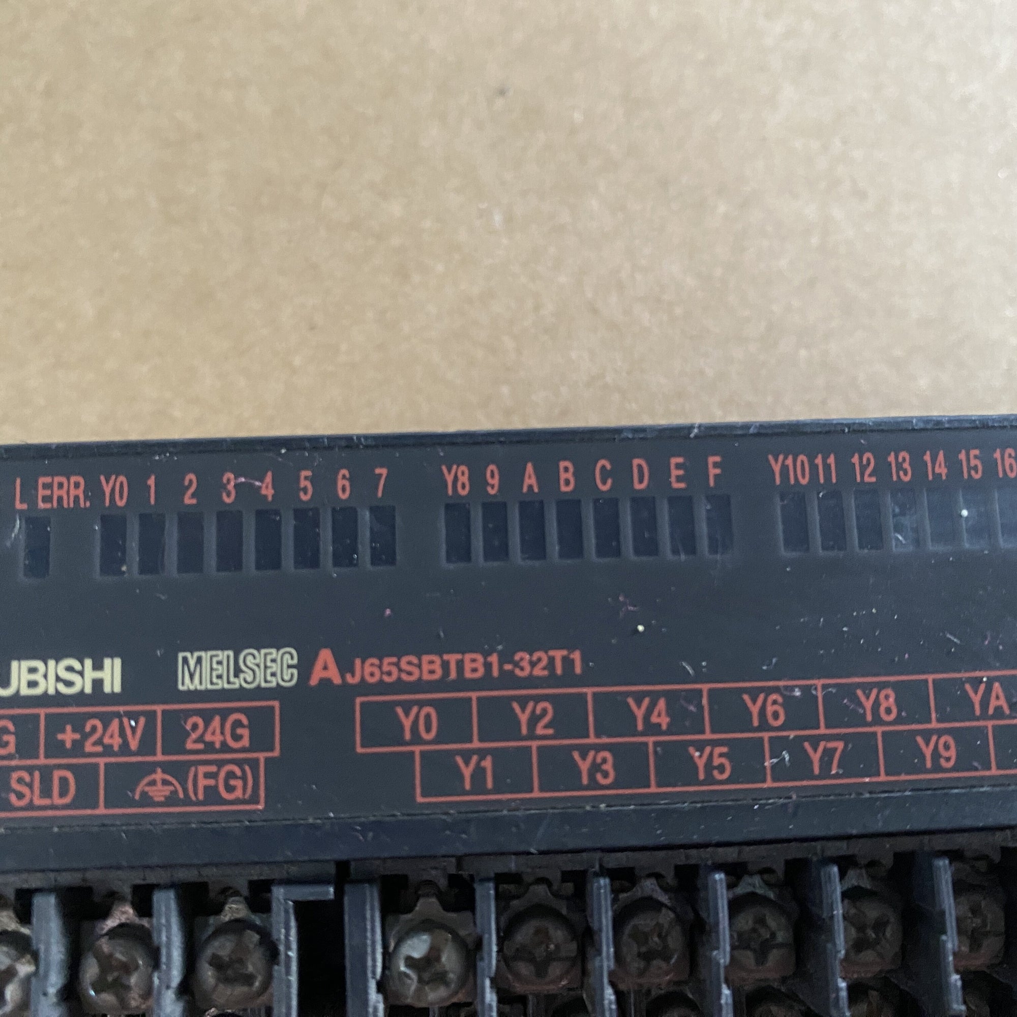 AJ65SBTB1-32T1 三菱CC-Link輸出單元
