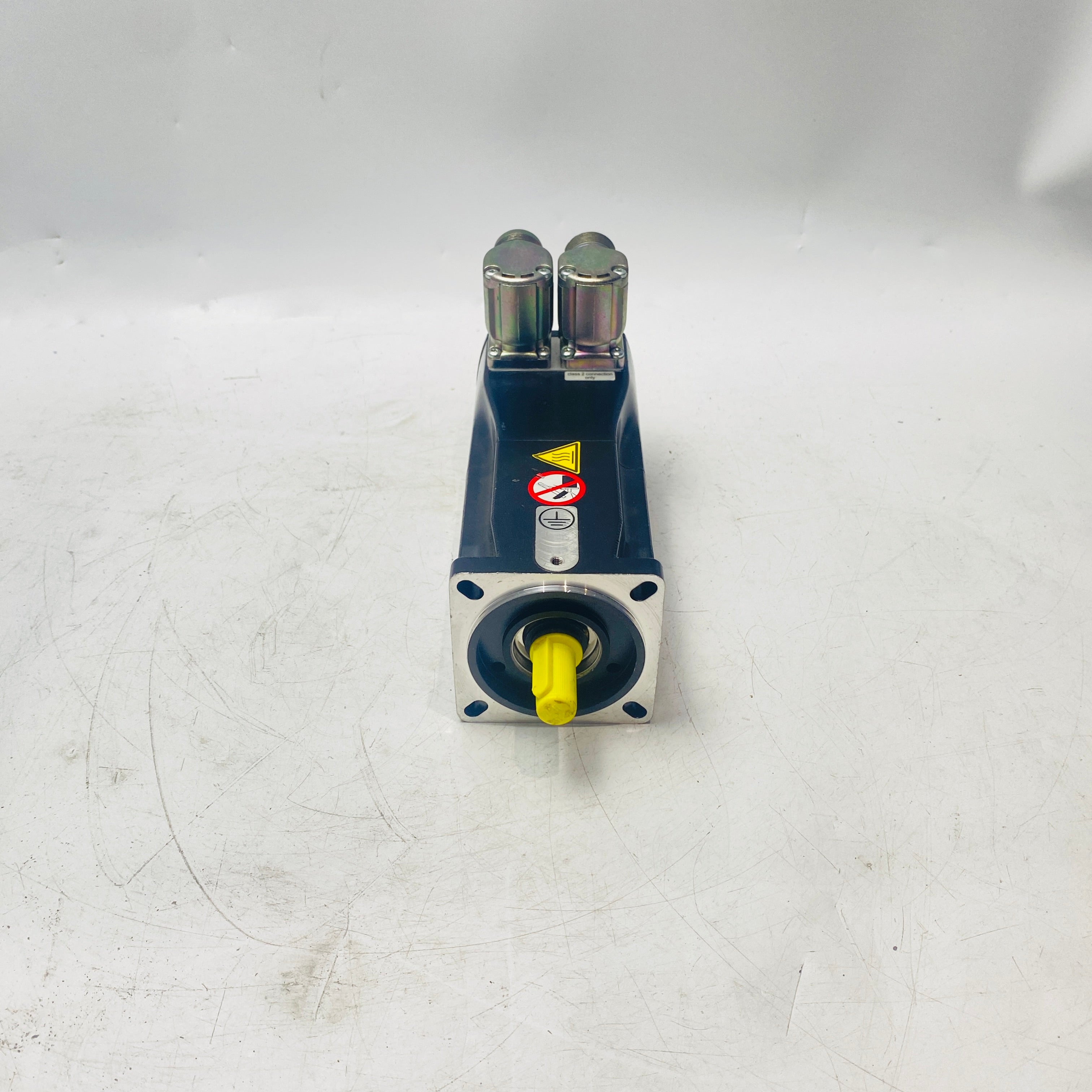 Schneider BMH0701P17F2A Servo Motor