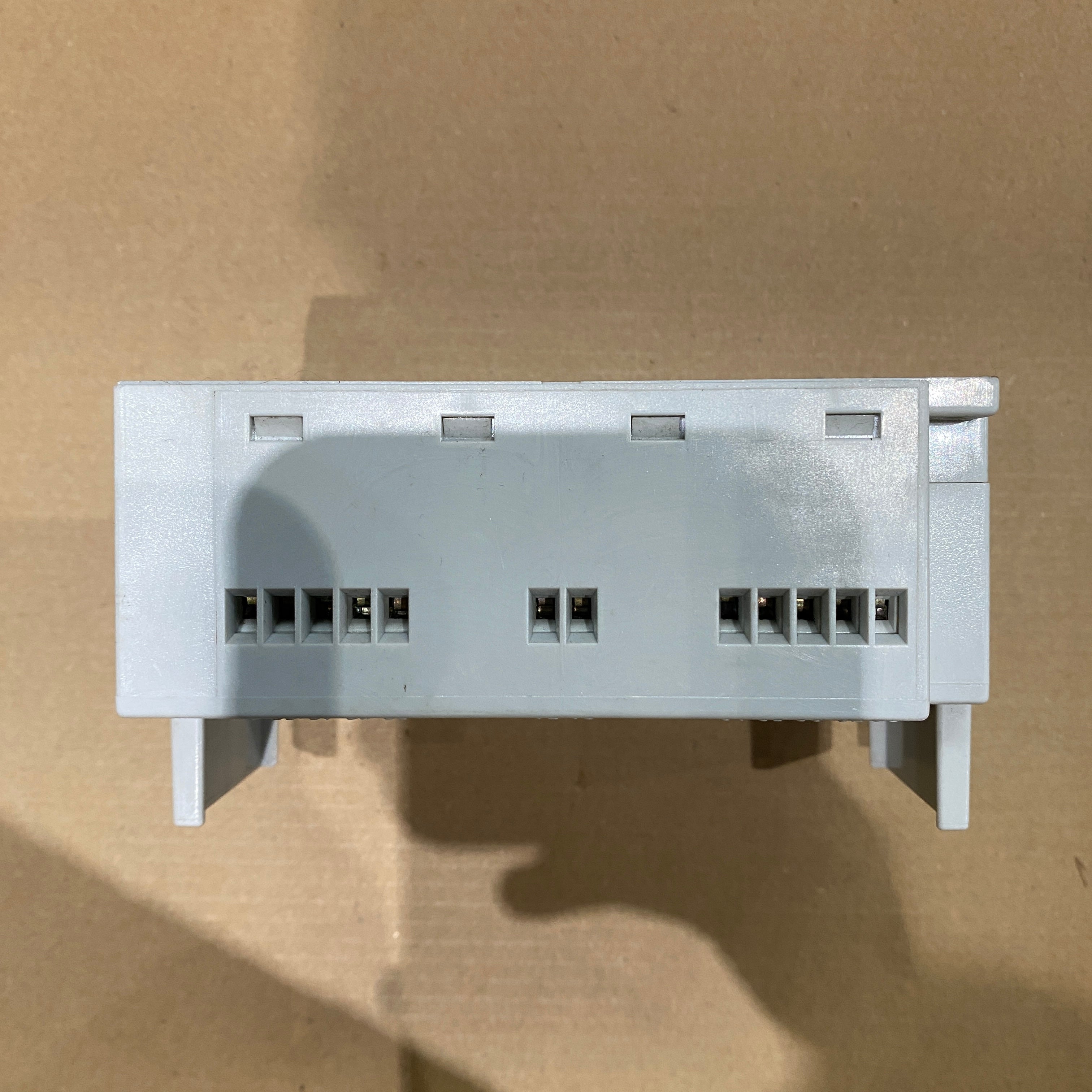 Sixtrak ST-AI-INS-08UB 類比輸入模組