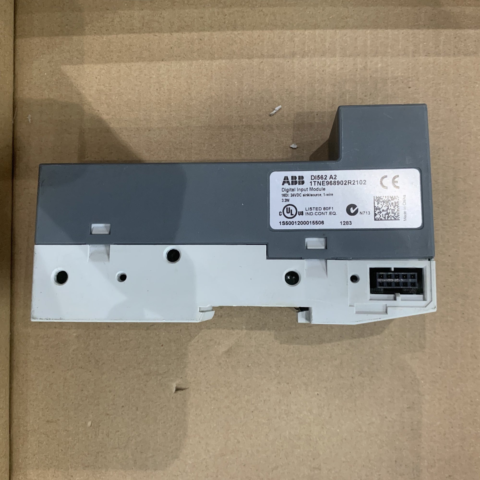 ABB DI562 A2 1TNE968902R2102 數位輸入模組