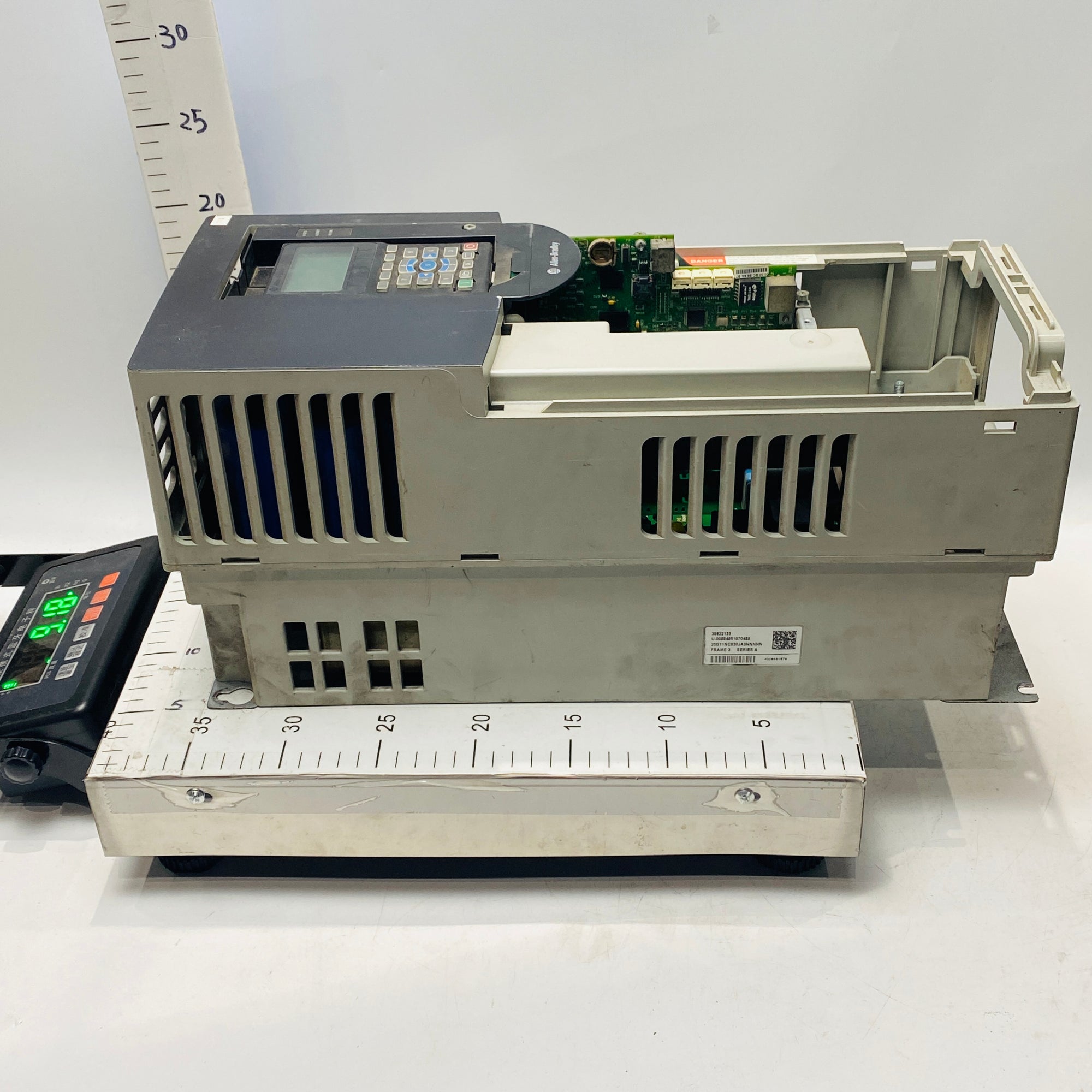 Allen Bradley 20F11NC030JA0NNNNN Powerflex 753 變頻器
