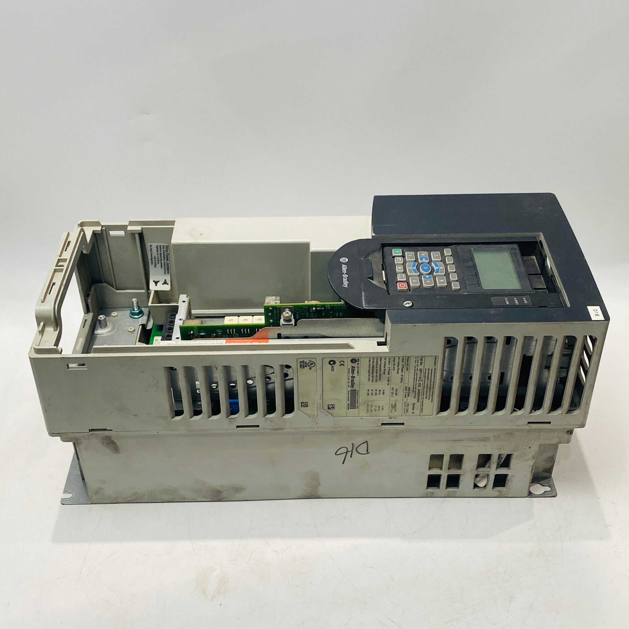 Allen Bradley 20F11NC030JA0NNNNN Powerflex 753 變頻器