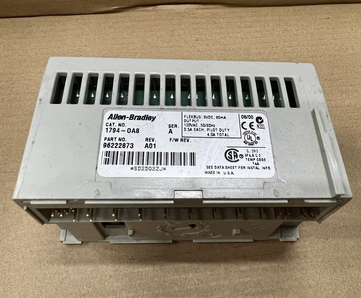Allen Bradley 1794-OA8輸出模組