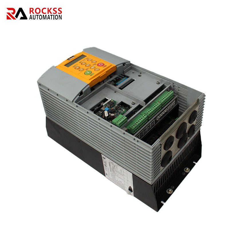 Eurotherm 590P/0035/500/0011/UK/AN/0/0/0 直流調速器