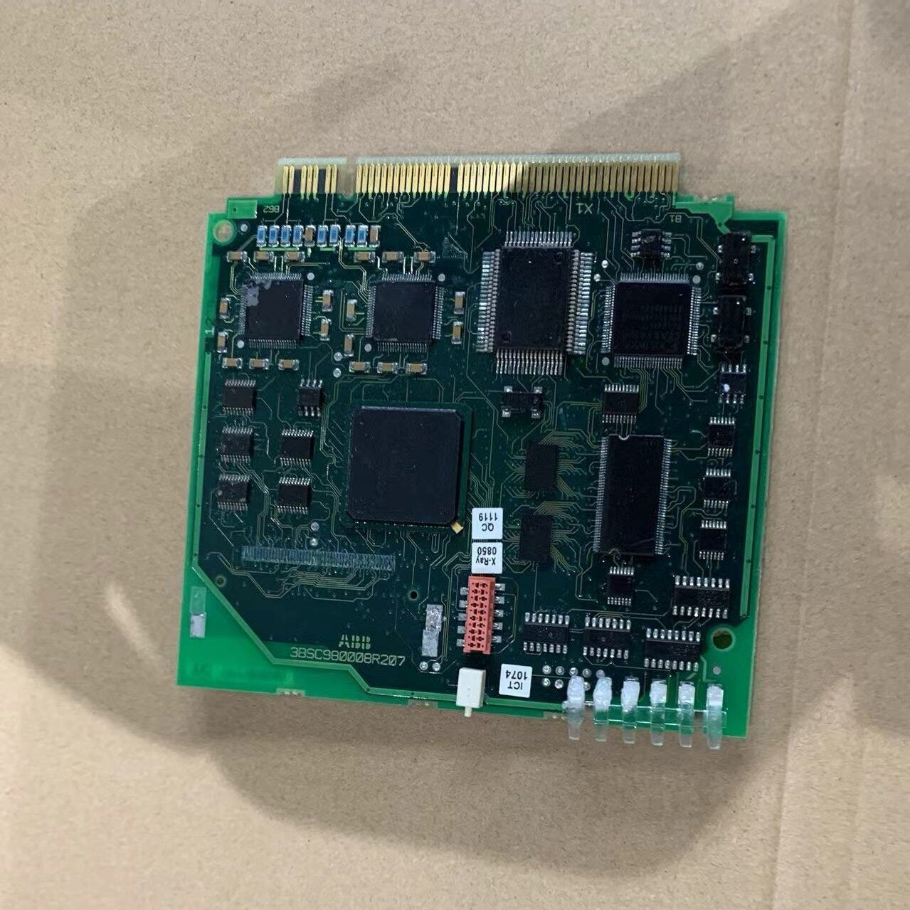 ABB 3BSE018112R1 3BSC980008R207 電腦板
