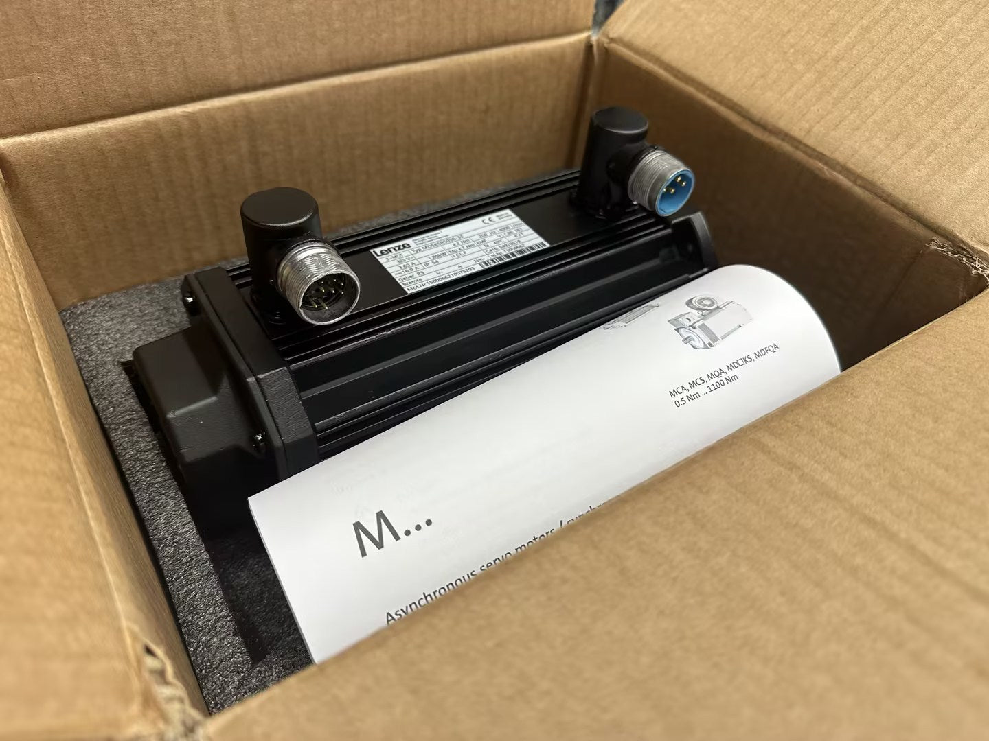 Lenze MDSKSRS056-33 servo motor