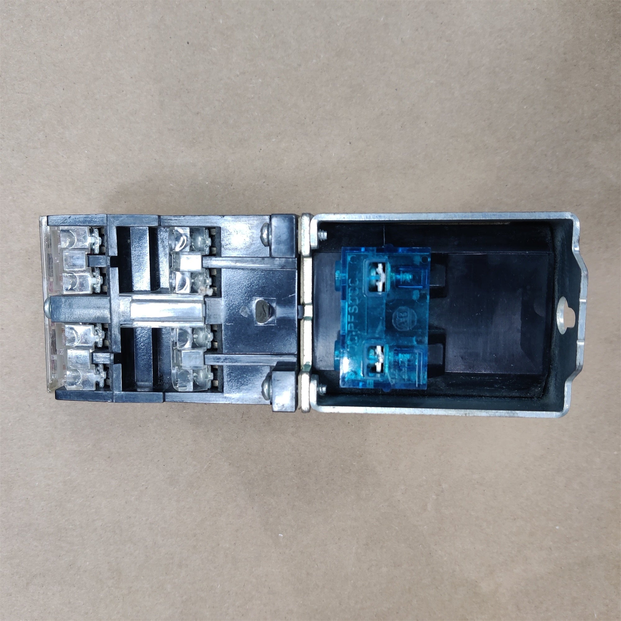 ALLEN BRADLEY 700S-DCP710DZ24接觸器
