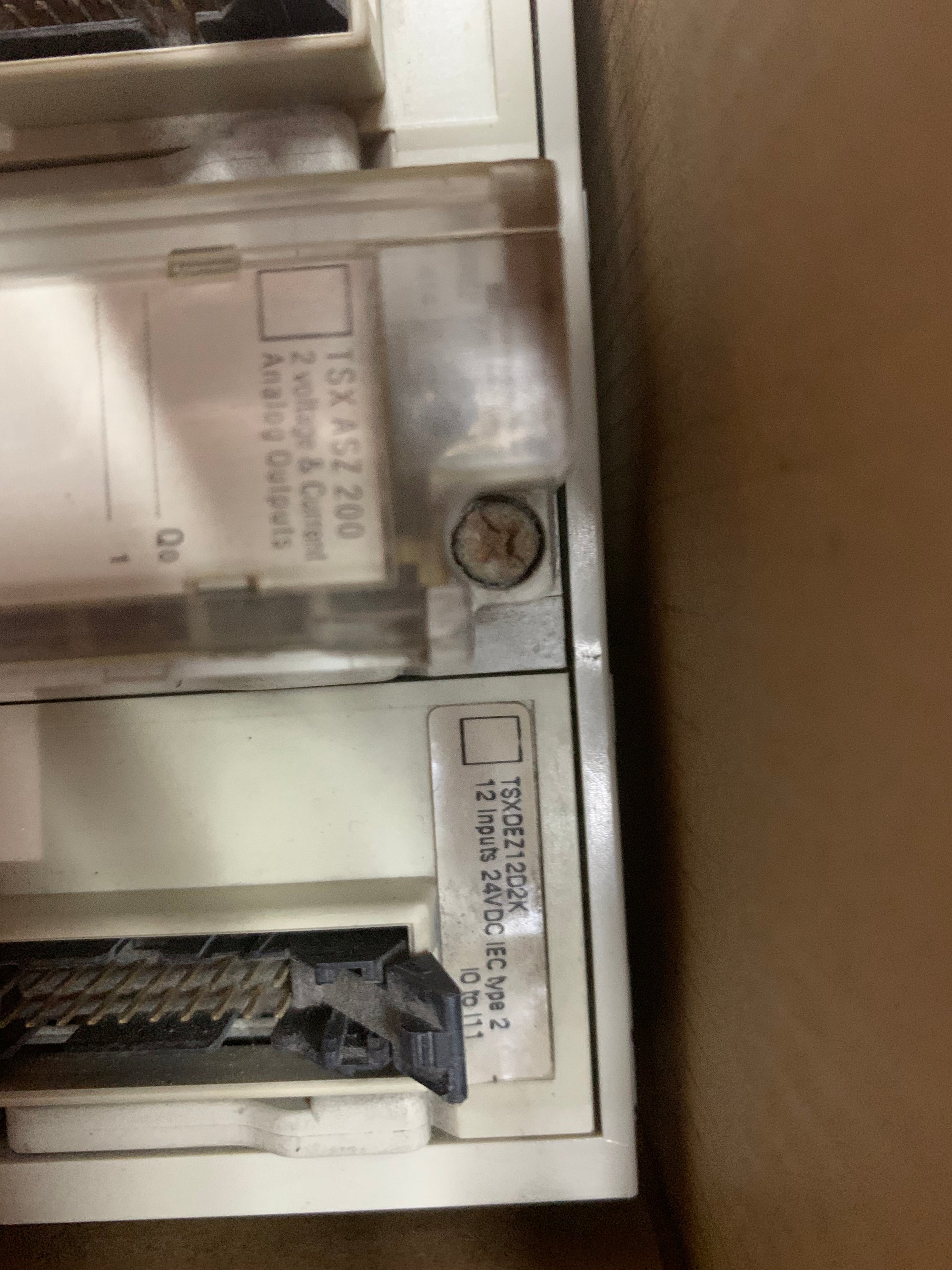 施耐德電機TSX3722101 MODICON TSX MICRO模組化基礎控制器