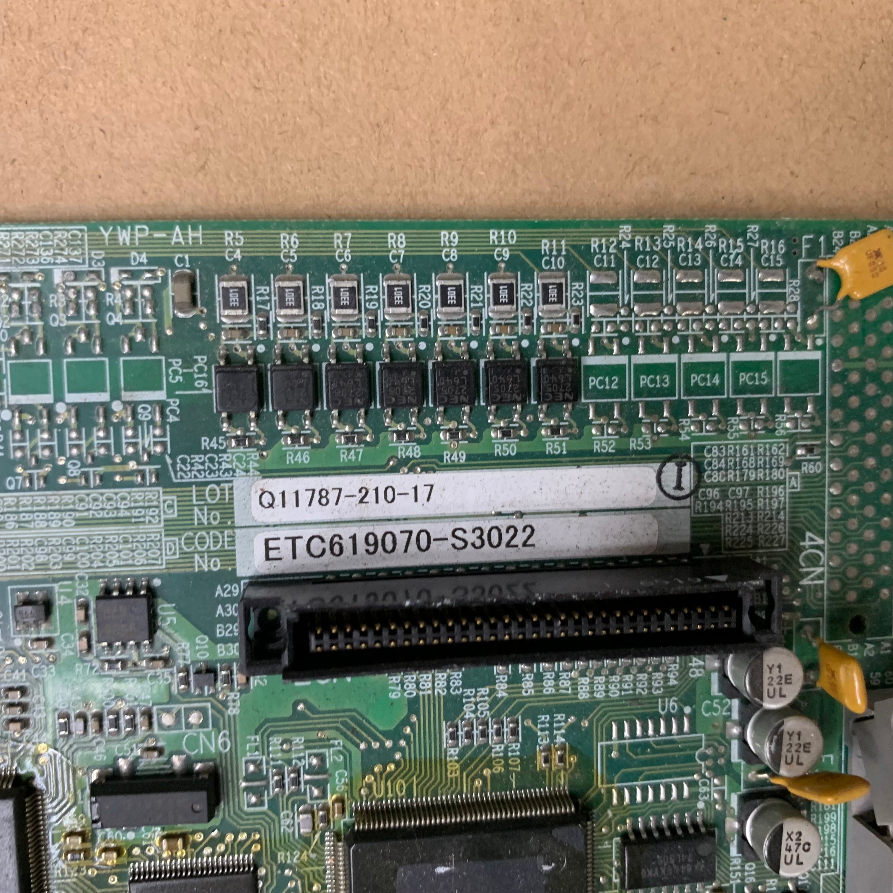 安川 ETC619070-S3022 YPHT31261-1G 主機板