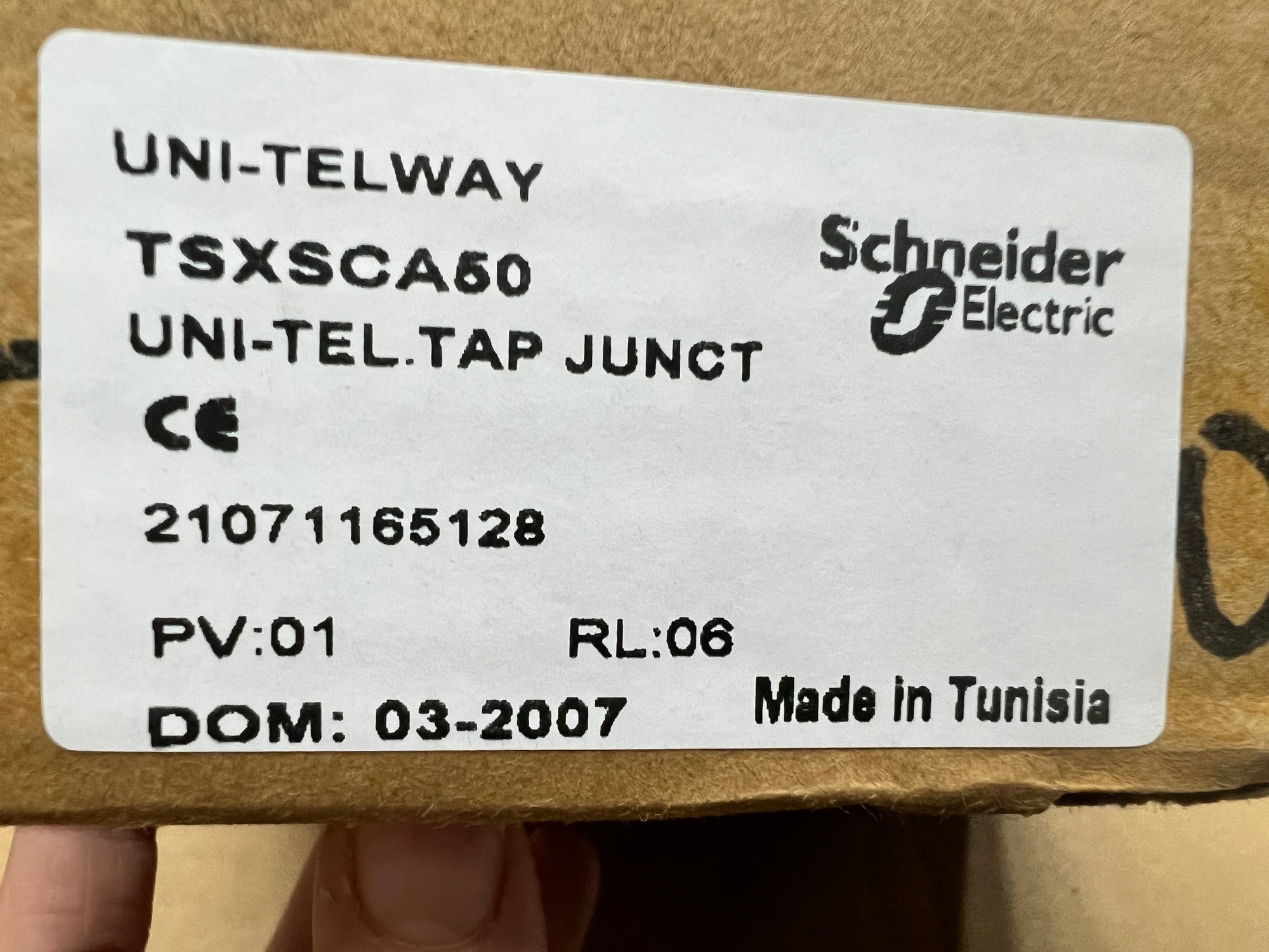 施耐德電機TSXSCA50 PLC