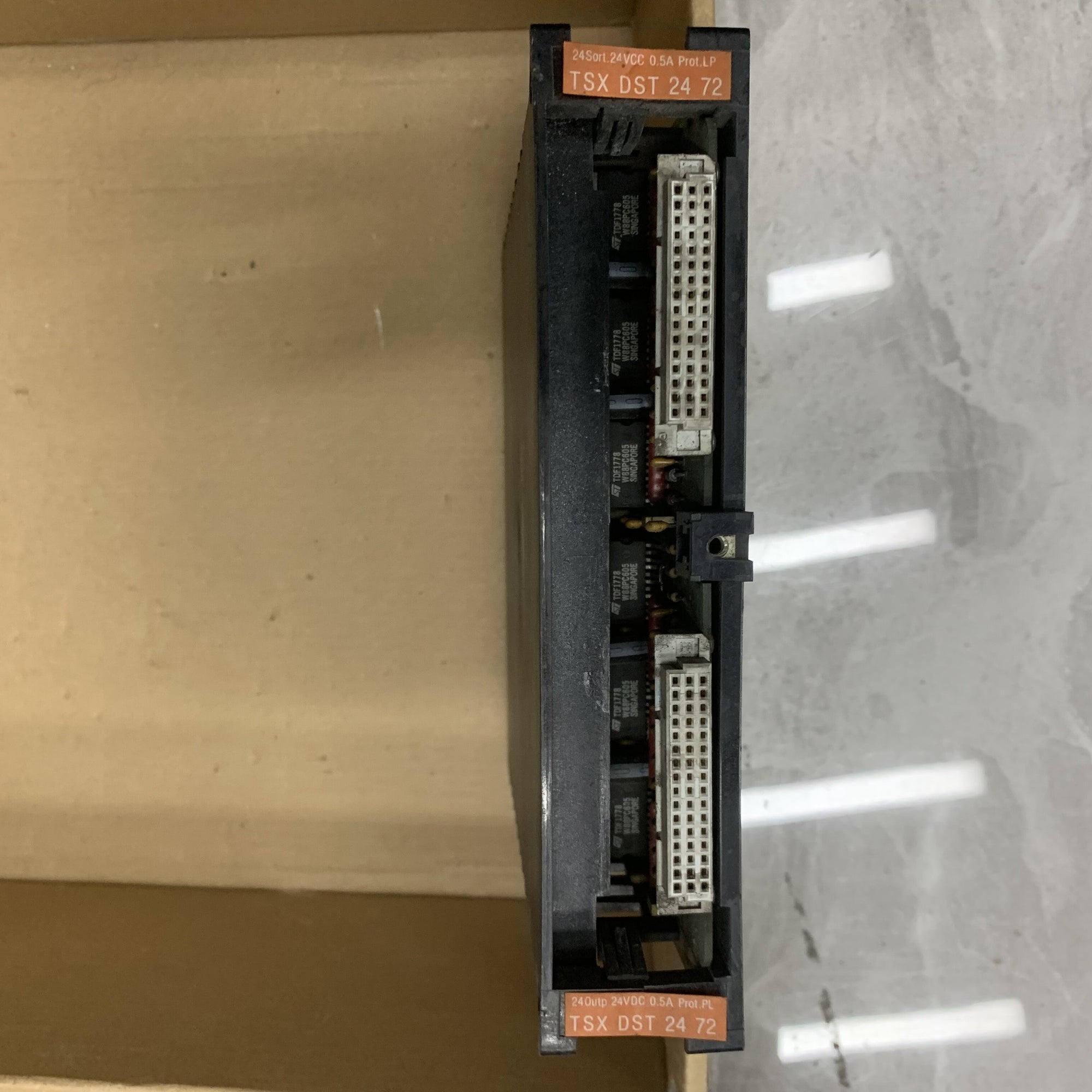 施耐德電機 TSXDST2472 PLC 模組