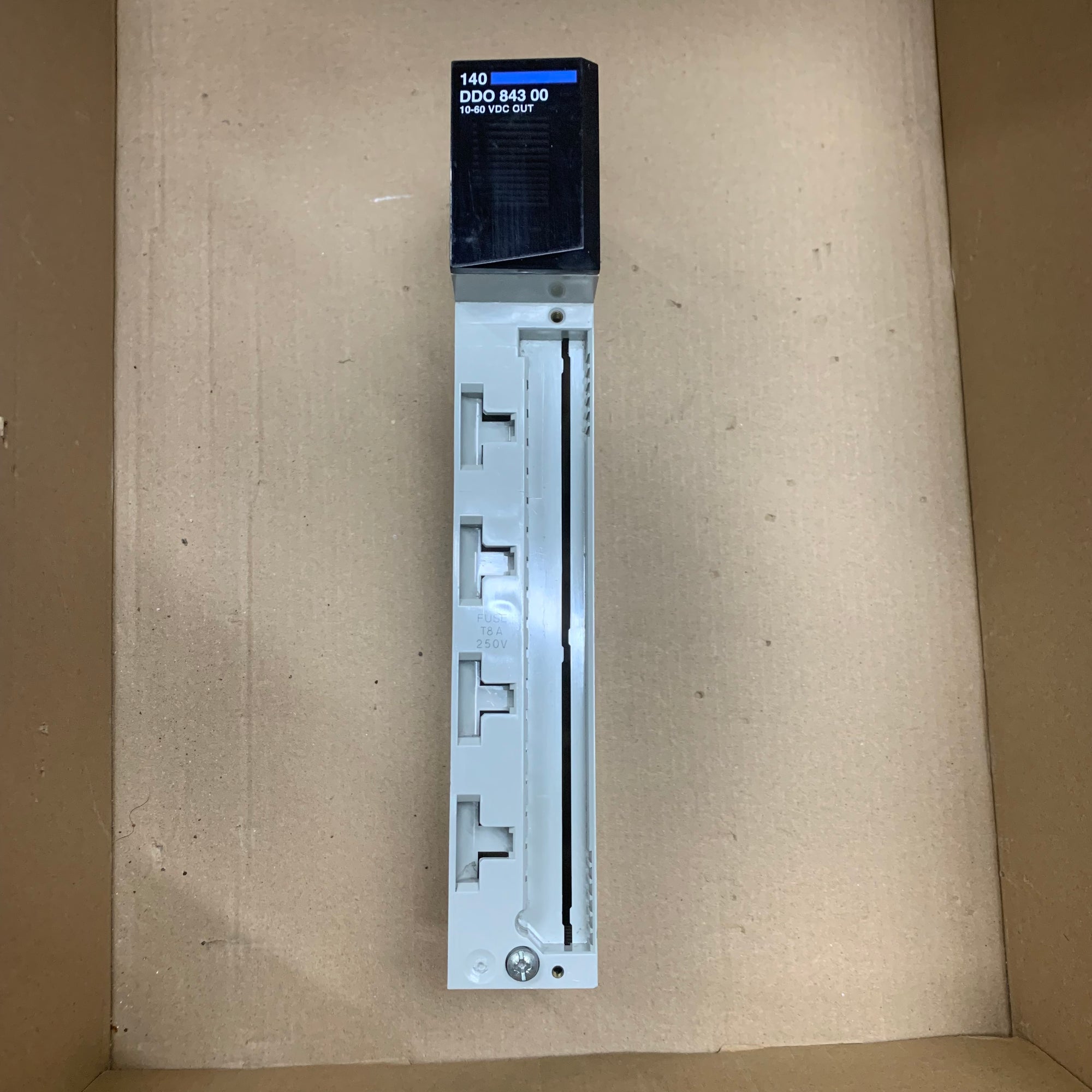 施耐德 140DD084300 輸出模組