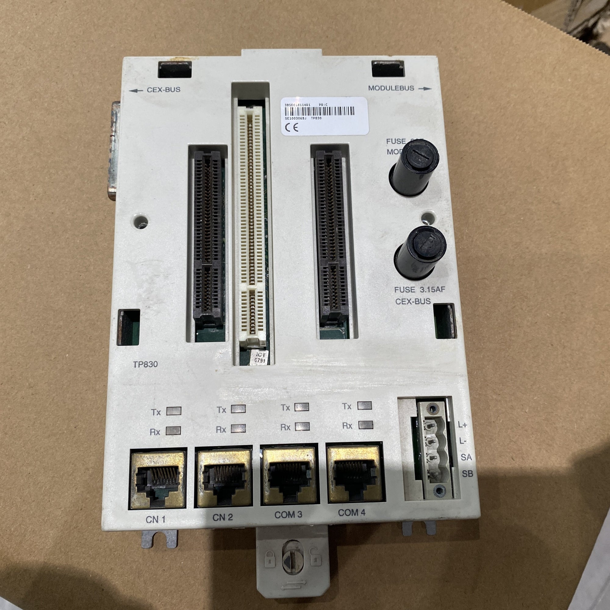 ABB 3BSE018114R1 底板模組 TP830