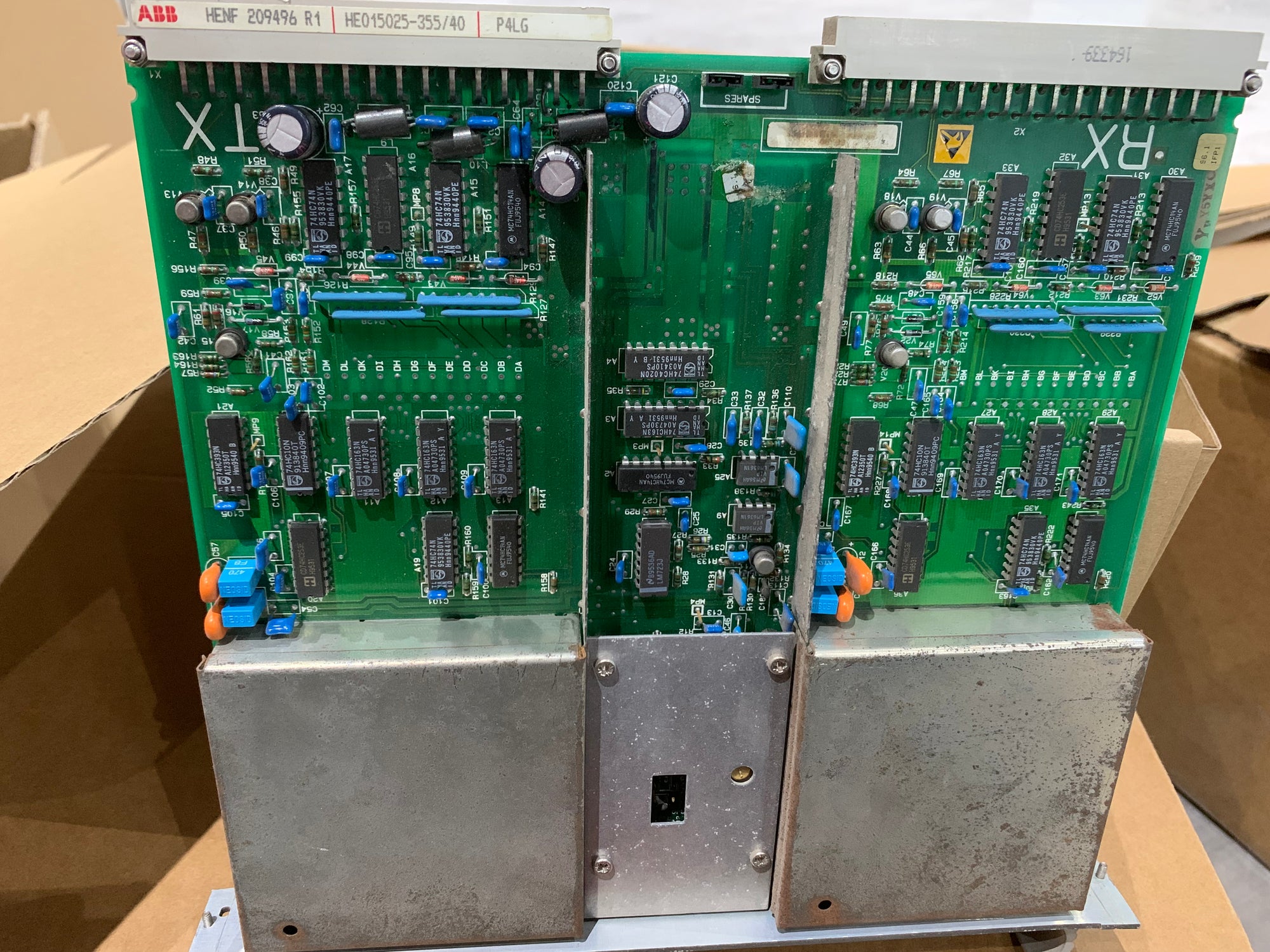 ABB HE015025-355/40 P4LG 卡