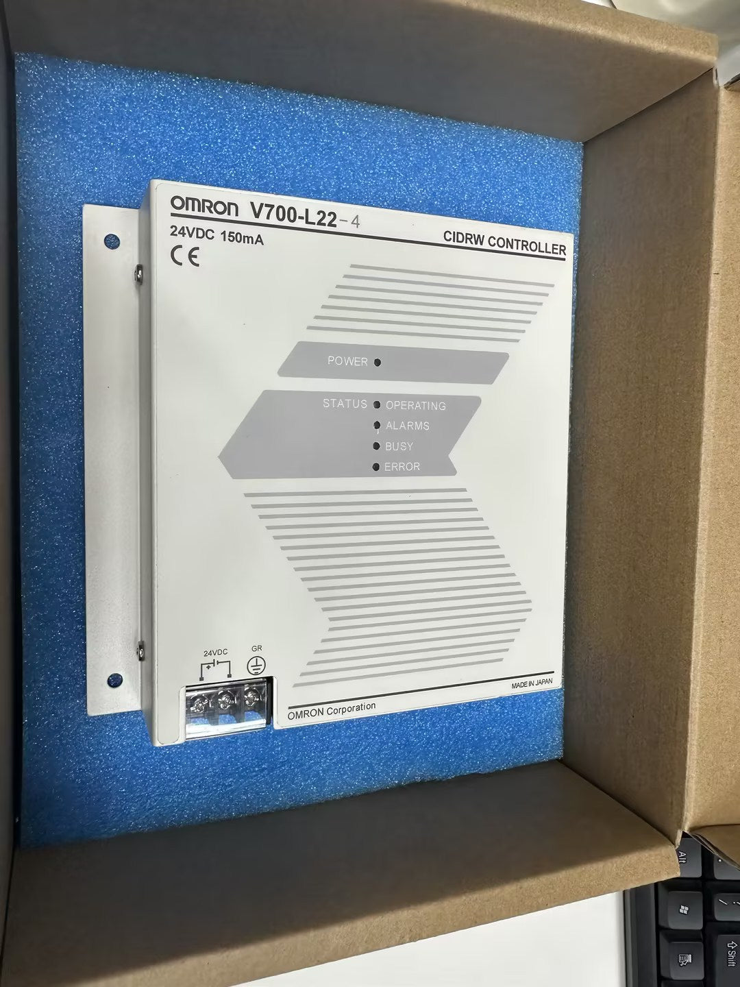 NEW OMRON V700-L22-4 CIDRW CONTROLLER – Rockss Automation