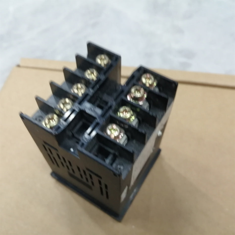 Omron H5CX-AD Digital Timer LCD 250VA DC30V 5A