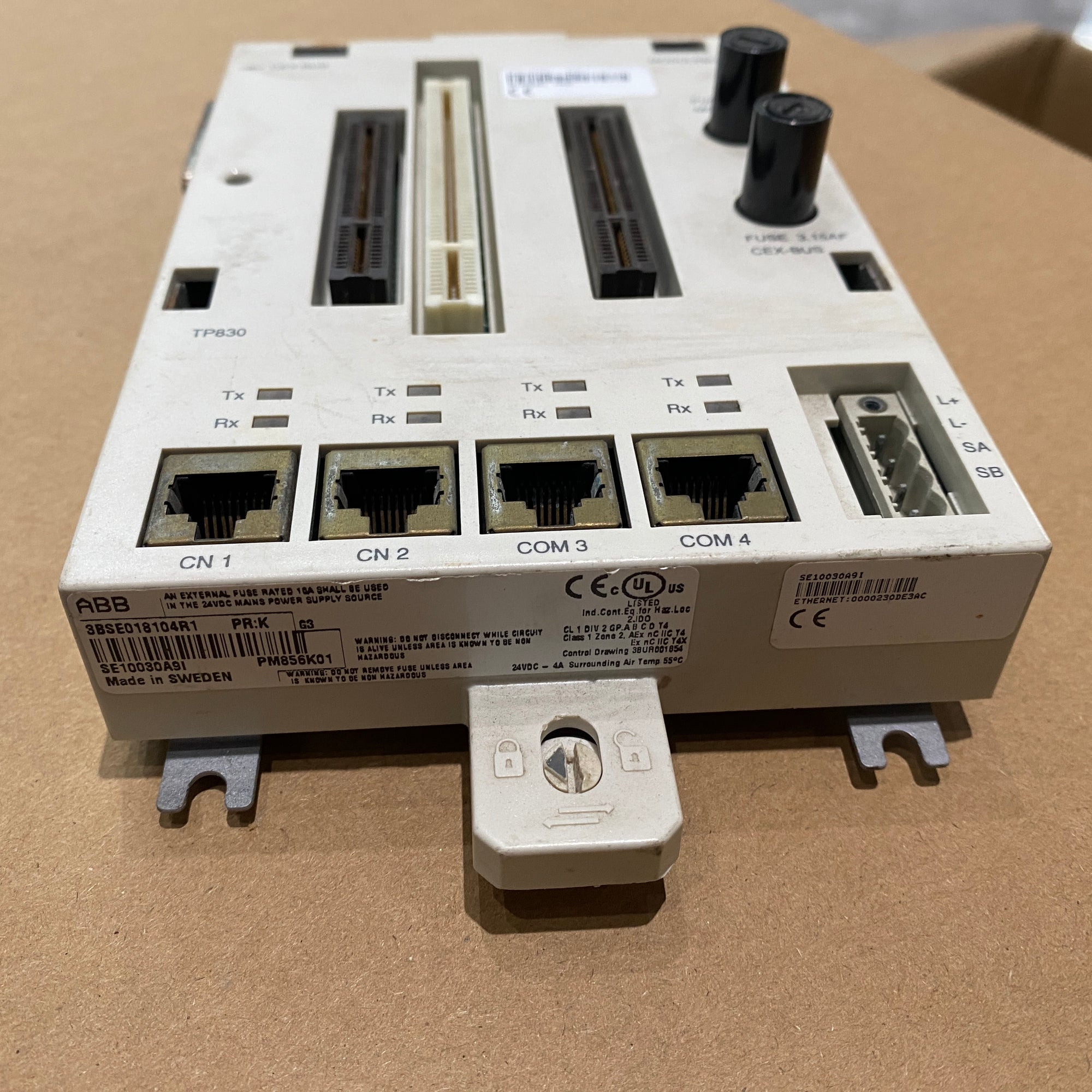 ABB 3BSE018114R1 底板模組 TP830