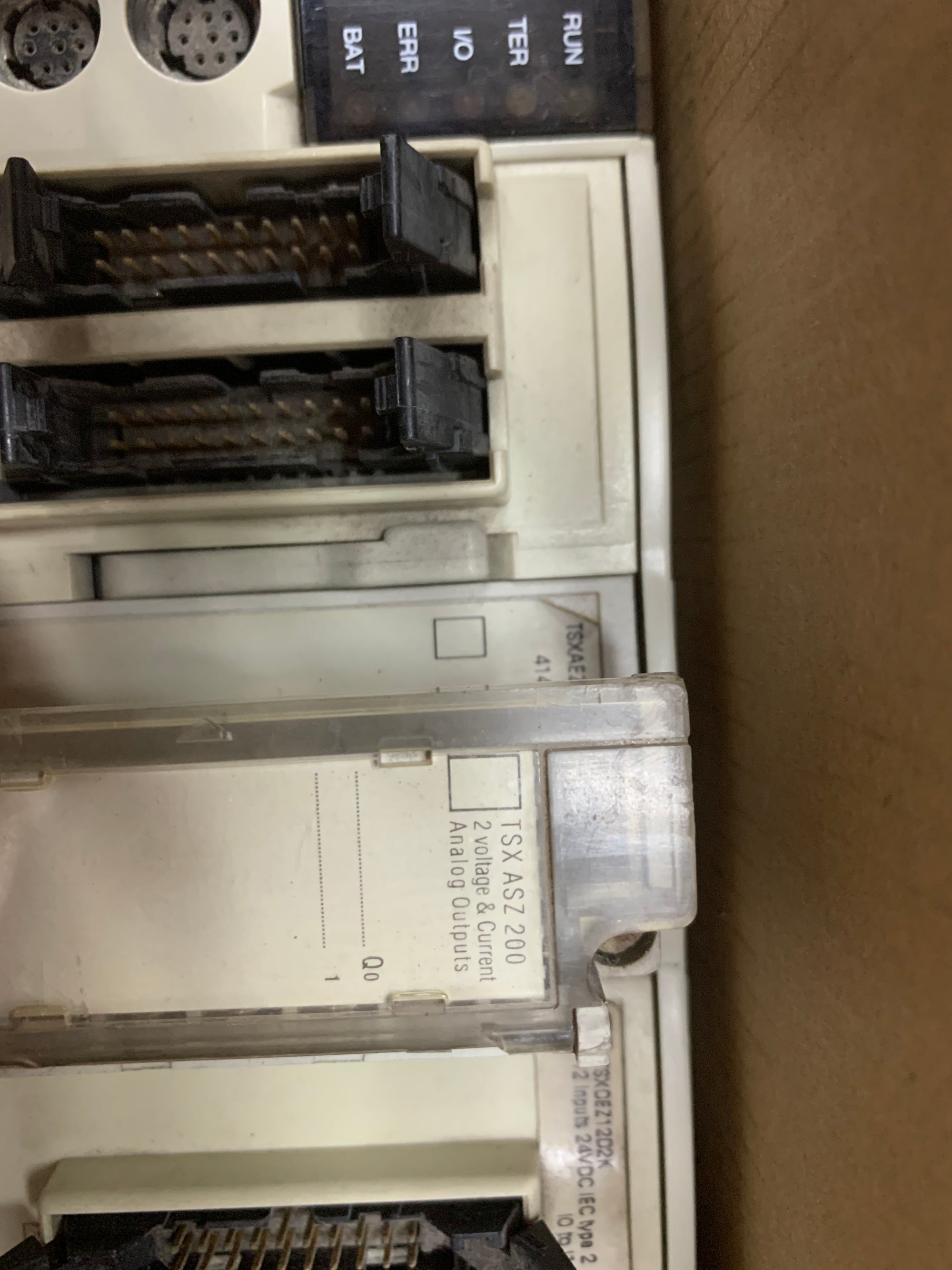施耐德電機TSX3722101 MODICON TSX MICRO模組化基礎控制器